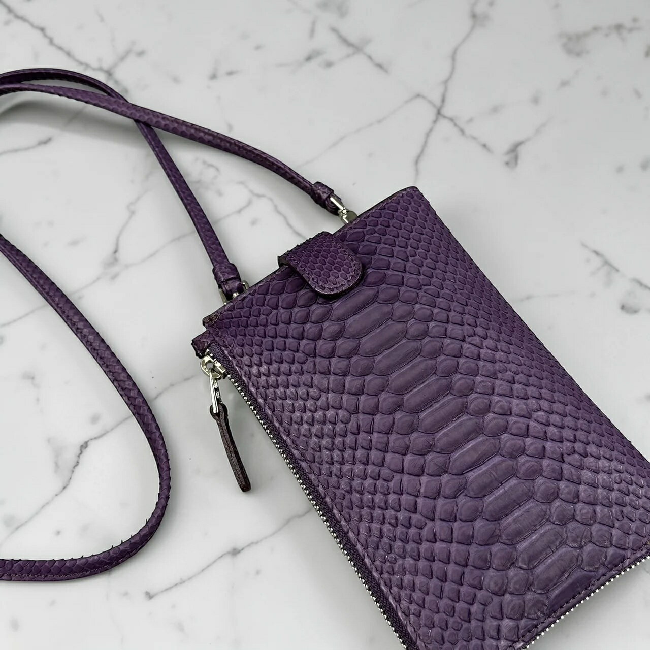 パイソン スマホショルダー 蛇革 本革 メンズ レディース 紫色 パープル PURPLE エキゾチックレザー 高級バッグ 日本製 金運 風水 運気 縁起 品番CAPRI LE'SAC