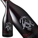 Miura Pinot Noir Santa Monterey County 2021 ※ラベルのデザインやヴィンテージが掲載の画像と異なる場合がございます。ご了承ください。ミウラのエントリー・レベルのピノ・ノワールです。これは、数多くのレストランからリクエストがあり、グラスでサービスできる価格帯に抑えたコストパフォーマンスが高いピノ・ノワールです。色はとても濃く、赤果実とフレッシュなニュアンスがあります。若く飲んでも美味しいスタイルで造り上げていて、複雑味とエレガントなニュアンスには一切妥協しないワインです。 　 ミウラ 　 アメリカ・カリフォルニア州 　 赤 　 ピノ・ノワール100% 　 750ml 　 ● ● ● 　 　 辛口 中口 甘口 　 　 ● ● ● 　 　ライト ミディアム フル 　 A.V.A. モントレー・カウンティ生産量：354ケース