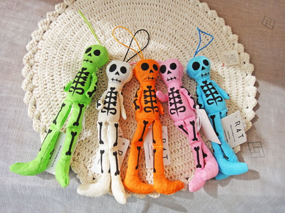 メール便可!スタッフイチオシ!大きめストラップ!?『WHOOPEE SKULL(wpi:SKULL)』S(ストラップ付)