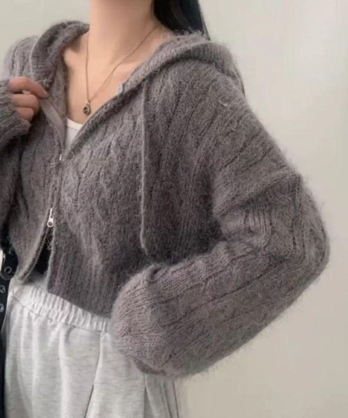 【半額クーポン対象】ダブルジップ ニットパーカー ショート丈 ショート フードあり シンプル 無地 カジュアル ガーリー 秋冬 おすすめ レディース オシャレ トレンド 人気 プチプラ 韓国ファッション【leotaw24-735】【予約販売：15-20日】【送料無料】宅込のサムネイル