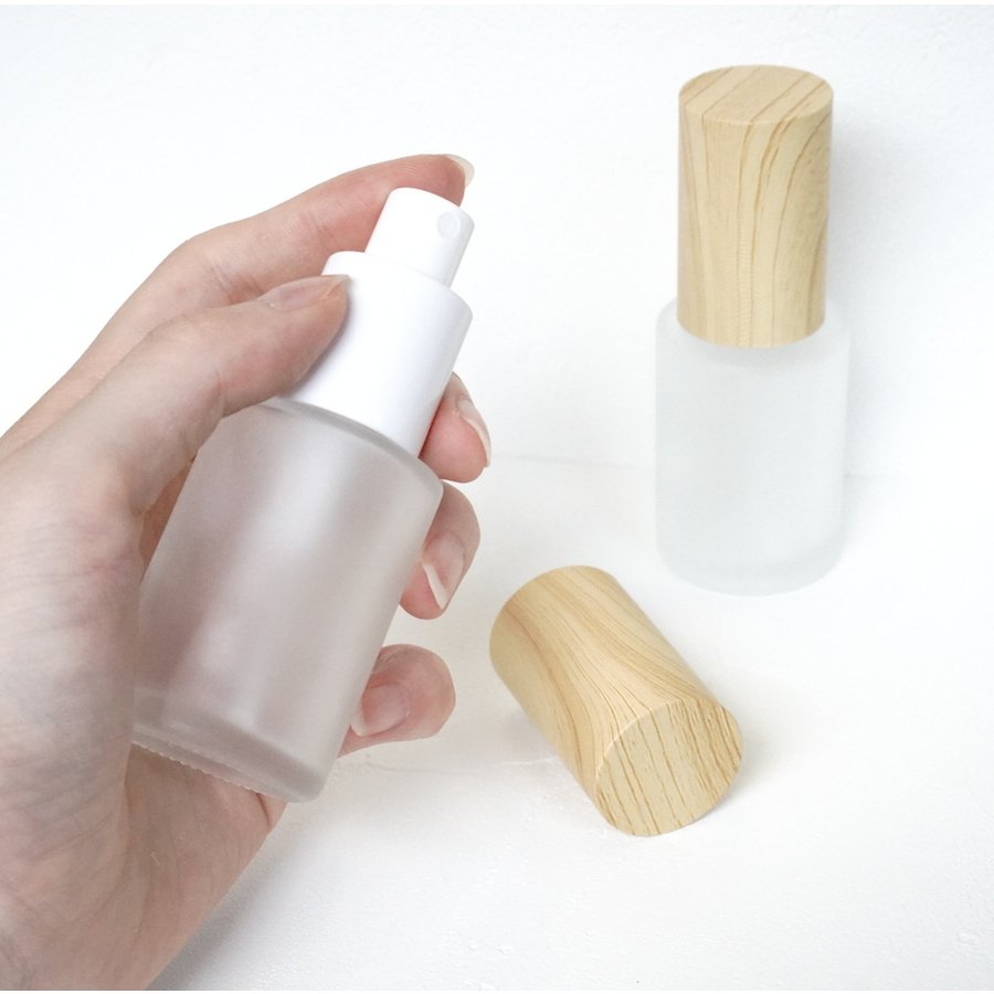【スプレー容器】30mlフロスト加工木目キャップガラス香水アロマ遮光瓶ボトル精油エッセンシャルオイル