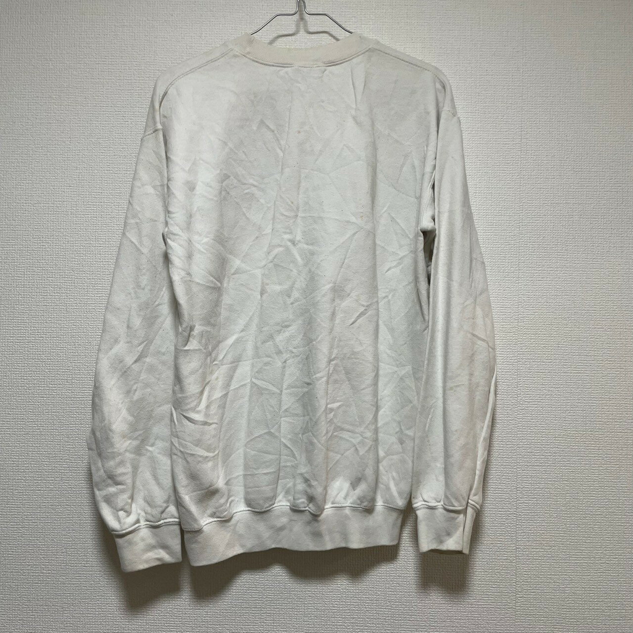 【中古】GILDAN トレーナー 長袖 S ホワイト ワンポイント スウェット WEAVER UNIVERSITY カレッジロゴ 裏起毛 秋冬 ギルダン RN93846 古着 TK11617