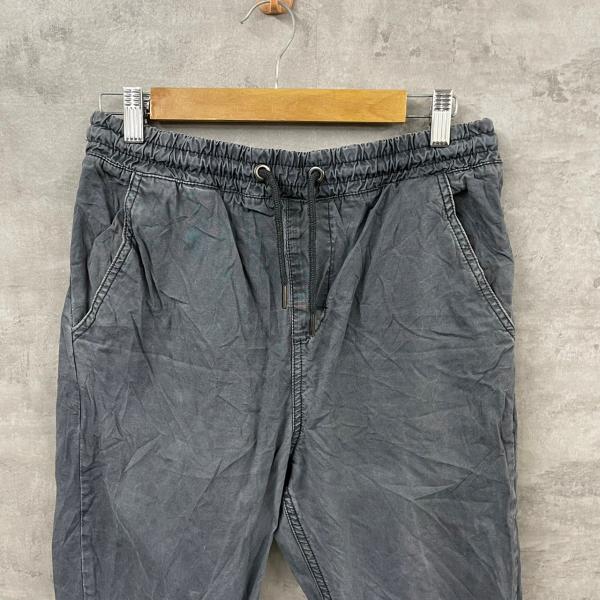 デニムパンツ メンズ アメリカンヴィンテージ風 生デニム 再構築デザイン ボタンフライ ストレートシルエット ストリート系 ワイルド 個性的 高級感 コットン ウォッシュ加工