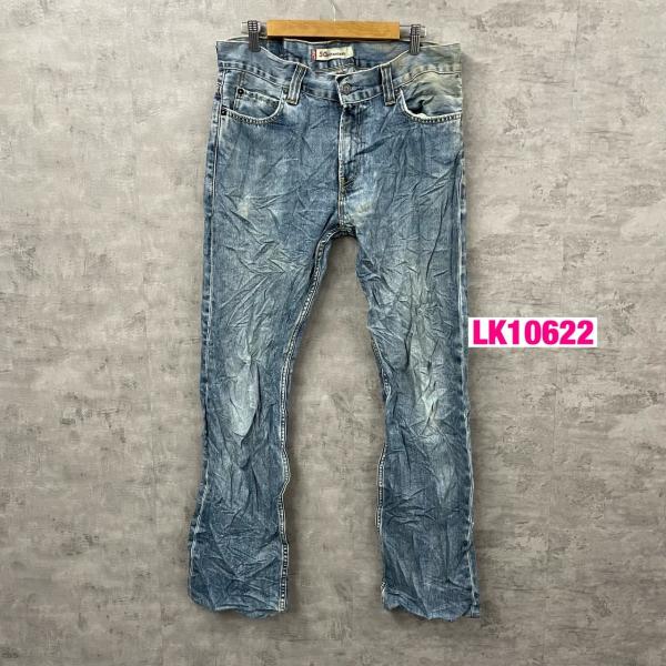 Levi'sデニムジーンズパンツ 　仕様 ブランド：Levi's506 色：ライトブルー スタイル：STANDARD 商品名：デニムジーンズパンツ 型番：005060291 ジップ：良好(Levi's) タグ：有 表記サイズ：W33L34 素材：100% COTTON 　実寸 ウエスト 44cm×2 (in:W34） 股上 　 27cm 股下 　 79cm わたり幅 29cm 裾幅 　 22cm 採寸は手作業のため、多少の誤差はご了承ください 　製造 Made in トルコ 　コンディション ・全体的所々に汚れ等あり ・ヒップ、両裾に擦れダメージ等あり ・右前ももに補修跡あり 　注意事項 ・モニタの発色の具合によって 実際のものと色が異なる場合がございます。 ・USED海外輸入品のため、 しわや埃、傷等ある場合がございます。