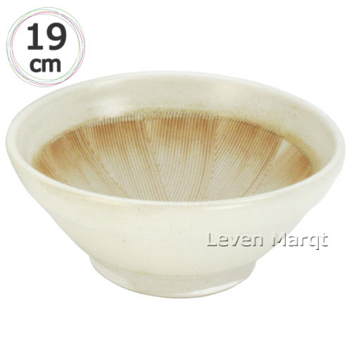 　すり鉢 美濃焼 乳白 6寸(φ19cm) 昔ながらのすり鉢も、色が変わるだけで印象が変わります。 すり鉢としてはもちろん、お料理を盛り付けて小鉢としてもお使いいただけます。 最適すりこぎ ミニすりこぎ デュアルすりこぎ サイズ φ19.0×H7.5cm 材質 陶器 日本製 ※手作りのため、一点ずつ形、色、風合いが微妙に異なります。 最適すりこぎ ミニすりこぎ デュアルすりこぎ