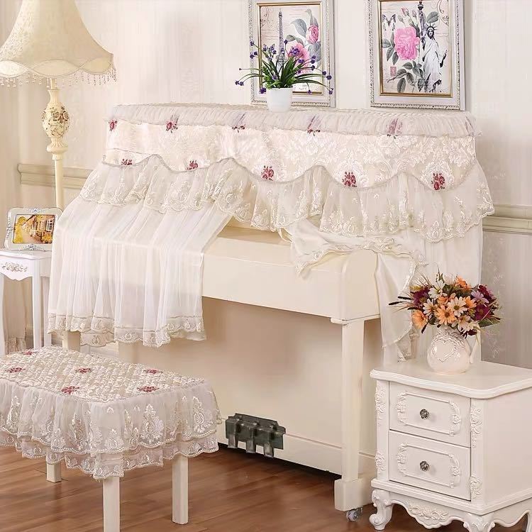 素　材 ポリエステル100％ピアノカバーのサイズ： 約153x 35 (cm)(上部奥行)x高さ90cmイスカバーのサイズ ：約57x37cm(イスのサイズ変わりできます）値段も変わります※平置き実寸の為、若干の誤差があります。★購入後のキャンセルは、ご遠慮ください。★検品のため開封してある場合があります★複数ご注文の場合やお急ぎの場合は必ず事前に納期のお質問をお願いいたします。注意事項1、ご利用のPC環境により、実際の商品と色が異なる場合がございます。予めご了承ください。2、新品未使用品ですが、外箱に初期からのスレ、剥げ歪みなどあります。3、海外品ですので、気にされる方はご遠慮下さい。4、この商品は、購入後発送まで7日程度を要しますので、ご理解の上ご購入頂きますようお願い致します5、製品により多少の誤差が生じる場合がございます。素　材 ポリエステル100％ピアノカバーのサイズ： 約153x 35 (cm)(上部奥行)x高さ90cmイスカバーのサイズ ：約57x37cm(イスのサイズ変わりできます）値段も変わります※平置き実寸の為、若干の誤差があります。★購入後のキャンセルは、ご遠慮ください。★検品のため開封してある場合があります★複数ご注文の場合やお急ぎの場合は必ず事前に納期のお質問をお願いいたします。注意事項1、ご利用のPC環境により、実際の商品と色が異なる場合がございます。予めご了承ください。2、新品未使用品ですが、外箱に初期からのスレ、剥げ歪みなどあります。3、海外品ですので、気にされる方はご遠慮下さい。4、この商品は、購入後発送まで7日程度を要しますので、ご理解の上ご購入頂きますようお願い致します5、製品により多少の誤差が生じる場合がございます。