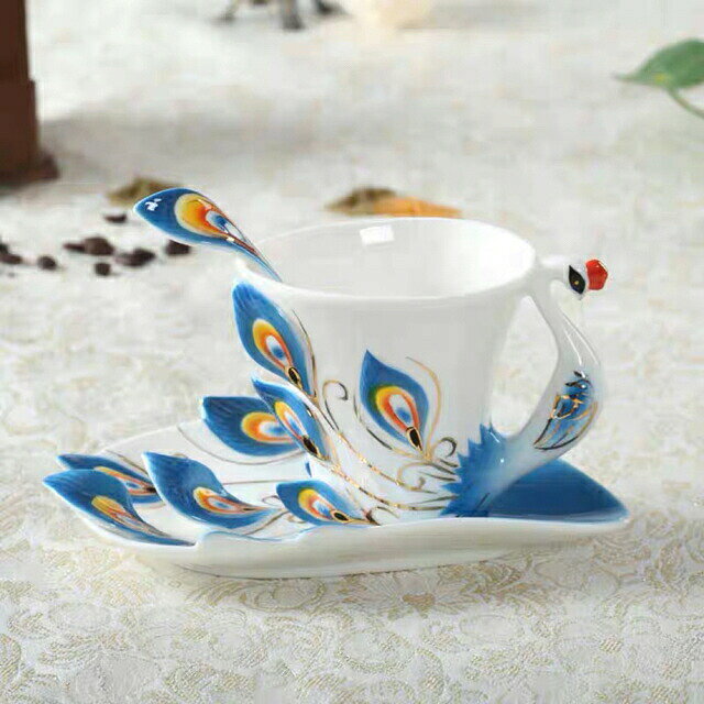 商品説明素材・材質:陶器セット内容:カップ＆ソーサー1客スプーンx?1点☆☆★★★★★★★★★★★★★☆☆◆お客様のご覧になっているモニター等により多少色が異なる場合がございます。あらかじめご了承ください。◆複数ご注文の場合やお急ぎの場合は必ず事前に納期のお質問をお願いいたします。◆サイズの誤差は多少発生します。ご了承下さい。☆☆★★★★★★★★★★★★★☆☆注意事項1丶ご利用のPC環境により、実際の商品と色が異なる場合がございます。予めご了承ください。2丶新品未使用品ですが、外箱に初期からのスレ、剥げ歪みなどあります。3、海外品ですので、気にされる方はご遠慮下さい。4丶ご注文完了後、お客様都合による交換キャンセル及び不良品以外のご返品ご交換はお受け致しておりません。5丶梱包材のみの損傷や、お客様のイメージ違いによる性能、色、形、サイズの違い、ご注文間違い等による返品もお受けできません。配送なので軽微な傷などがつく場合がありますので、?神経質な方のご購入はご遠慮ください。7丶あくまで画像はイメージですので、商品改良の為パッケージや一部仕様が少し変更になる場合もございます。