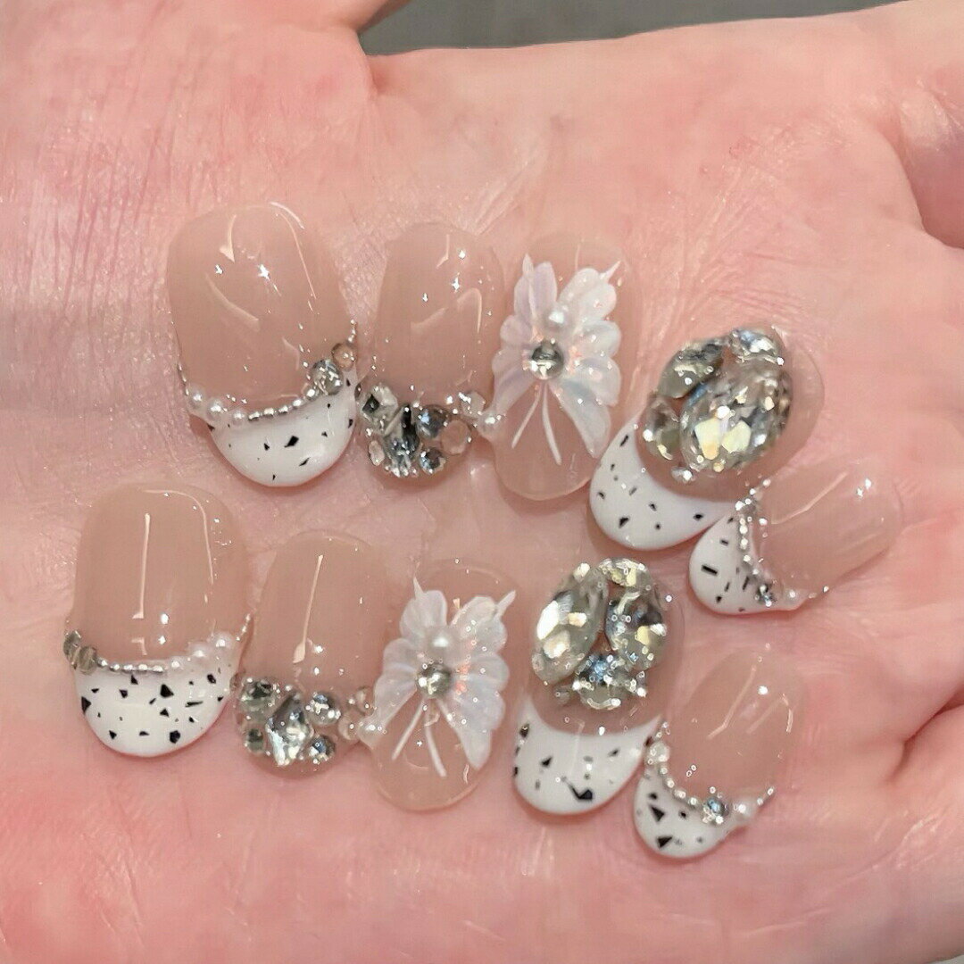 ネイルチップ ホワイトドットフレンチ立体フラワービジューネイル可愛いネイルチップ