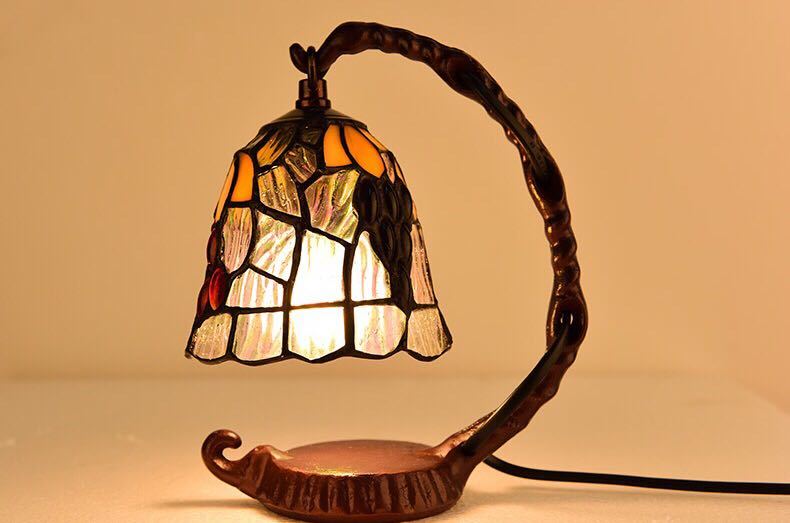 ステンドグラスランプ 卓上スタンド 豪華テーブルランプ