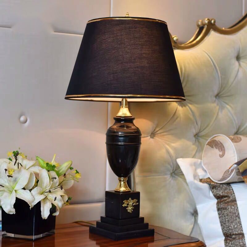 【商品仕様】個口数：1 （〜40Wまで対応）E26白熱球、電球型蛍光灯、LED電球使用可能使用電球：1個（※電球は付属しておりません）商品外寸：幅約38 ×高さ約71.5 (cm)※サイズの誤差は多少発生します。ご了承下さい。在庫は日々変動...