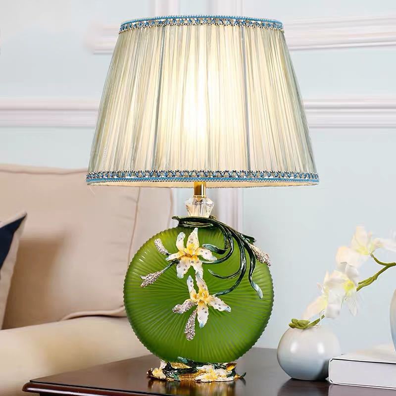 【商品仕様】個口数：1 （〜40Wまで対応）E26白熱球、電球型蛍光灯、LED電球使用可能使用電球：1個（※電球は付属しておりません）商品外寸：幅約36 x 高さ約56 (cm)※サイズの誤差は多少発生します。ご了承下さい。複数ご注文の場合...