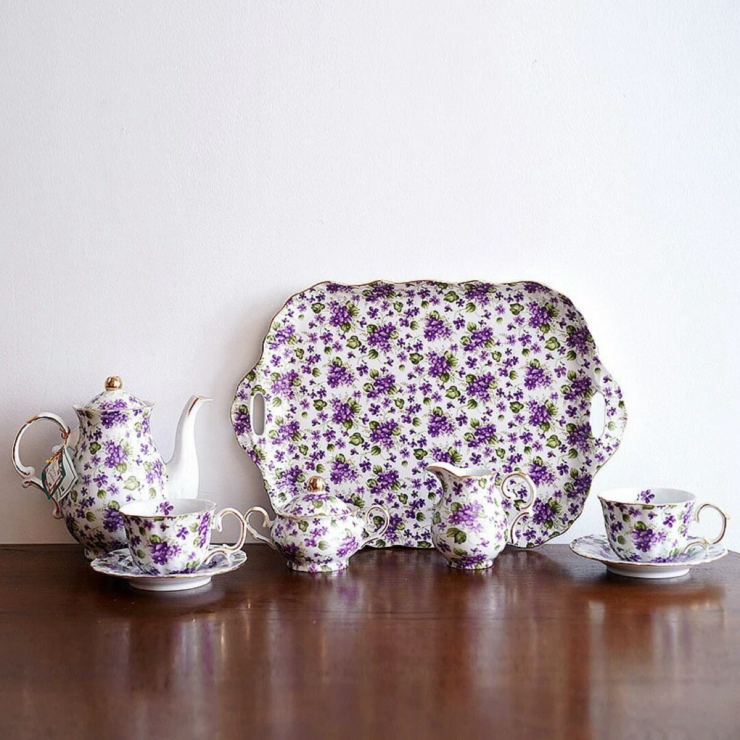 ティーカップ＆ソーサー 2客セット 花柄．陶器ティーセット トレー付き