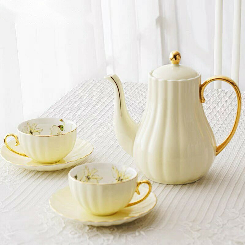 高級感ティー・コーヒーカップセット カップ＆ソーサー4客セット 陶磁器ティーセットティーセット素材・材質:陶器セット内容:カップ＆ソーサー6客（200ml)ティーポットx1点(1000ml)☆☆★★★★★★★★★★★★★☆☆◆お客様のご覧に...