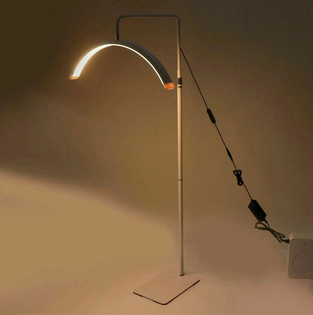 ハーフムーンライト ライト 半月形フロアライト フロアランプ スタンドライト おしゃれ 360度回転可能 高度/角度調節可 照明 リングライト 化粧ライト 電気スタンド 照明器具 調光調色 目に優しい 美容室 歯科室 テレワーク