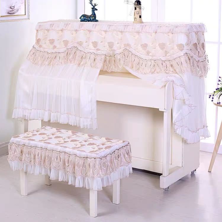 素 材 ポリエステル100％ピアノカバーのサイズ： 約153x 35 (cm)(上部奥行)x高さ90cmイスカバーのサイズ ：約57x37cm(イスのサイズ変わりできます）値段も変わります※平置き実寸の為、若干の誤差があります。★購入後のキャンセルは、ご遠慮ください。★検品のため開封してある場合があります★複数ご注文の場合やお急ぎの場合は必ず事前に納期のお質問をお願いいたします。注意事項1、ご利用のPC環境により、実際の商品と色が異なる場合がございます。予めご了承ください。2、新品未使用品ですが、外箱に初期からのスレ、剥げ歪みなどあります。3、海外品ですので、気にされる方はご遠慮下さい。4、この商品は、購入後発送まで7日程度を要しますので、ご理解の上ご購入頂きますようお願い致します5、製品により多少の誤差が生じる場合がございます。素 材 ポリエステル100％ピアノカバーのサイズ： 約153x 35 (cm)(上部奥行)x高さ90cmイスカバーのサイズ ：約57x37cm(イスのサイズ変わりできます）値段も変わります※平置き実寸の為、若干の誤差があります。★購入後のキャンセルは、ご遠慮ください。★検品のため開封してある場合があります★複数ご注文の場合やお急ぎの場合は必ず事前に納期のお質問をお願いいたします。注意事項1、ご利用のPC環境により、実際の商品と色が異なる場合がございます。予めご了承ください。2、新品未使用品ですが、外箱に初期からのスレ、剥げ歪みなどあります。3、海外品ですので、気にされる方はご遠慮下さい。4、この商品は、購入後発送まで7日程度を要しますので、ご理解の上ご購入頂きますようお願い致します5、製品により多少の誤差が生じる場合がございます。