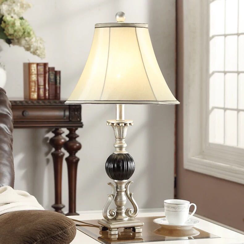 【商品仕様】■個口数：1 （?40Wまで対応）■E26白熱球、電球型蛍光灯、LED電球使用可能■使用電球：1個（※電球は付属しておりません）石【商品サイズ（単位約mm）】■商品外寸：幅約33.5×高さ約66(cm)※サイズの誤差は多少発生し...