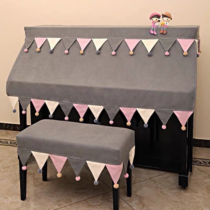 素 材 ポリエステル100％ピアノカバーのサイズ： 約153x 35 (cm)(上部奥行)x高さ80cmイスカバーのサイズ ：約58x38cm(イスのサイズ変わりできます）値段も変わります※平置き実寸の為、若干の誤差があります。購入後のキャンセルは、ご遠慮ください。検品のため開封してある場合があります複数ご注文の場合やお急ぎの場合は必ず事前に納期のお質問をお願いいたします。注意事項1、ご利用のPC環境により、実際の商品と色が異なる場合がございます。予めご了承ください。2、新品未使用品ですが、外箱に初期からのスレ、剥げ歪みなどあります。3、海外品ですので、気にされる方はご遠慮下さい。4、この商品は、購入後発送まで7日程度を要しますので、ご理解の上ご購入頂きますようお願い致します5、製品により多少の誤差が生じる場合がございます。素 材 ポリエステル100％ピアノカバーのサイズ： 約153x 35 (cm)(上部奥行)x高さ80cmイスカバーのサイズ ：約58x38cm(イスのサイズ変わりできます）値段も変わります※平置き実寸の為、若干の誤差があります。購入後のキャンセルは、ご遠慮ください。検品のため開封してある場合があります複数ご注文の場合やお急ぎの場合は必ず事前に納期のお質問をお願いいたします。注意事項1、ご利用のPC環境により、実際の商品と色が異なる場合がございます。予めご了承ください。2、新品未使用品ですが、外箱に初期からのスレ、剥げ歪みなどあります。3、海外品ですので、気にされる方はご遠慮下さい。4、この商品は、購入後発送まで7日程度を要しますので、ご理解の上ご購入頂きますようお願い致します5、製品により多少の誤差が生じる場合がございます。