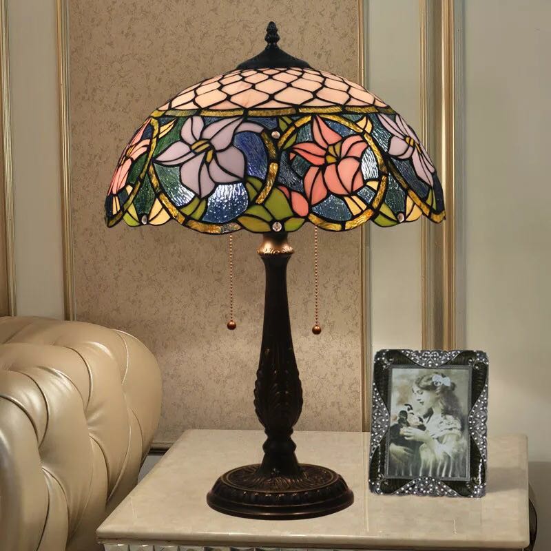 ステンドグラスランプ 卓上スタンド ．豪華テーブルランプ 卓上照明