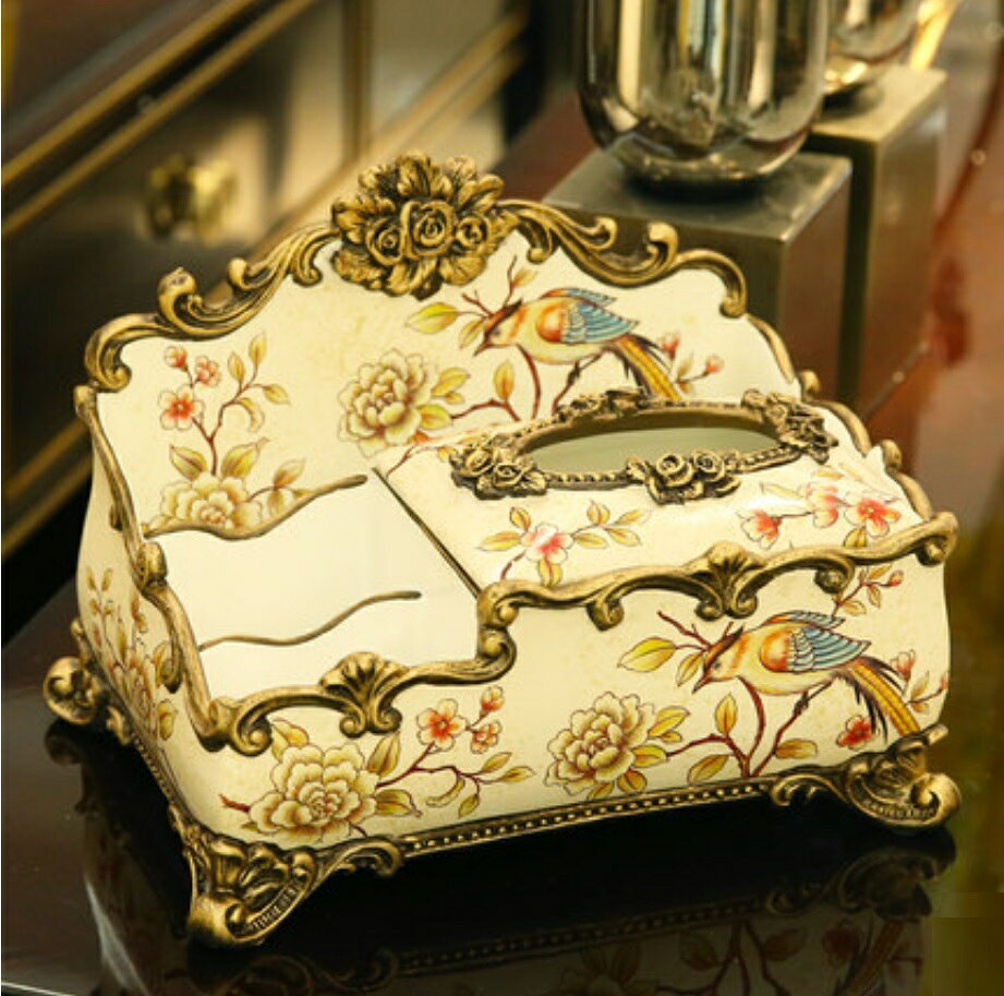 ．ティッシュケース 小物入れ　収納付きティッシュケース：28 x 16 x 10 （*） 材質：ABS樹脂、プラスチック お客様のご覧になっているモニター等により多少色が異なる場合がございます。あらかじめご了承ください。 複数ご注文の場合やお急ぎの場合は必ず事前に納期のお質問をお願いいたします。 サイズの誤差は多少発生します。ご了承下さい。 当店は販売のみとなっておりますので、商品の使用方法等についてのお問い合わせにはお答え出来ません。注意事項1、品質に極端なこだわりをお持ちの方、極端に神経質な方はご購入ご遠慮ください，返品は対応していません。2、こちらの商品はアンティークの風合いを出すための塗装が施されております。商品によって加工の程度は異なりますことをあらかじめご了承くださいませ。3、使用例の写真に映っている小物等は、商品に付属致しません。4、ご利用のPC環境により、実際の商品と色が異なる場合がございます。予めご了承ください。5丶新品未使用品ですが、外箱に初期からのスレ、剥げ歪みなどあります。商品が輸送中に破損しないよう、木箱で商品を詰めてしまう場合がございますので、ご了承ください。6、ご注文完了後、お客様都合による交換キャンセル及び不良品以外のご返品ご交換はお受け致しておりません。7丶梱包材のみの損傷や、お客様のイメージ違いによる性能、色、形、サイズの違い、ご注文間違い等による返品もお受けできません。配送なので軽微な傷などがつく場合がありますので、 神経質な方のご購入はご遠慮ください。8丶販売条件について海外輸入製品の為、日本語の説明書は付いておりません。9丶きちんと検品しておりますが、に比べ作りが甘い場合がございます。傷がある場合がございます。完璧を求める方は入札をお控えください。2．ティッシュケース 小物入れ　収納付きティッシュケース：28 x 16 x 10 （*） 材質：ABS樹脂、プラスチック お客様のご覧になっているモニター等により多少色が異なる場合がございます。あらかじめご了承ください。 複数ご注文の場合やお急ぎの場合は必ず事前に納期のお質問をお願いいたします。 サイズの誤差は多少発生します。ご了承下さい。 当店は販売のみとなっておりますので、商品の使用方法等についてのお問い合わせにはお答え出来ません。注意事項1、品質に極端なこだわりをお持ちの方、極端に神経質な方はご購入ご遠慮ください，返品は対応していません。2、こちらの商品はアンティークの風合いを出すための塗装が施されております。商品によって加工の程度は異なりますことをあらかじめご了承くださいませ。3、使用例の写真に映っている小物等は、商品に付属致しません。4、ご利用のPC環境により、実際の商品と色が異なる場合がございます。予めご了承ください。5丶新品未使用品ですが、外箱に初期からのスレ、剥げ歪みなどあります。商品が輸送中に破損しないよう、木箱で商品を詰めてしまう場合がございますので、ご了承ください。6、ご注文完了後、お客様都合による交換キャンセル及び不良品以外のご返品ご交換はお受け致しておりません。7丶梱包材のみの損傷や、お客様のイメージ違いによる性能、色、形、サイズの違い、ご注文間違い等による返品もお受けできません。配送なので軽微な傷などがつく場合がありますので、 神経質な方のご購入はご遠慮ください。8丶販売条件について海外輸入製品の為、日本語の説明書は付いておりません。9丶きちんと検品しておりますが、に比べ作りが甘い場合がございます。傷がある場合がございます。完璧を求める方は入札をお控えください。2