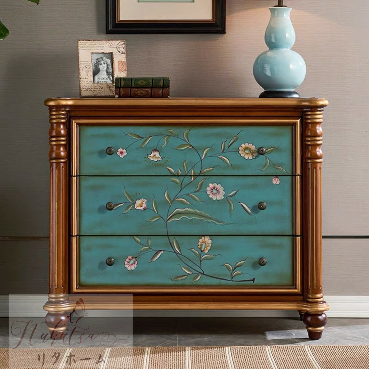 ベッドサイドテーブル 置台 ．高級サイドテーブル ナイトテーブル 高級飾り高級置台状態：新品未使用サイズ：100x40x83(cm)お客様のご覧になっているモニター等により多少色が異なる場合がございます。あらかじめご了承ください。複数ご注文...