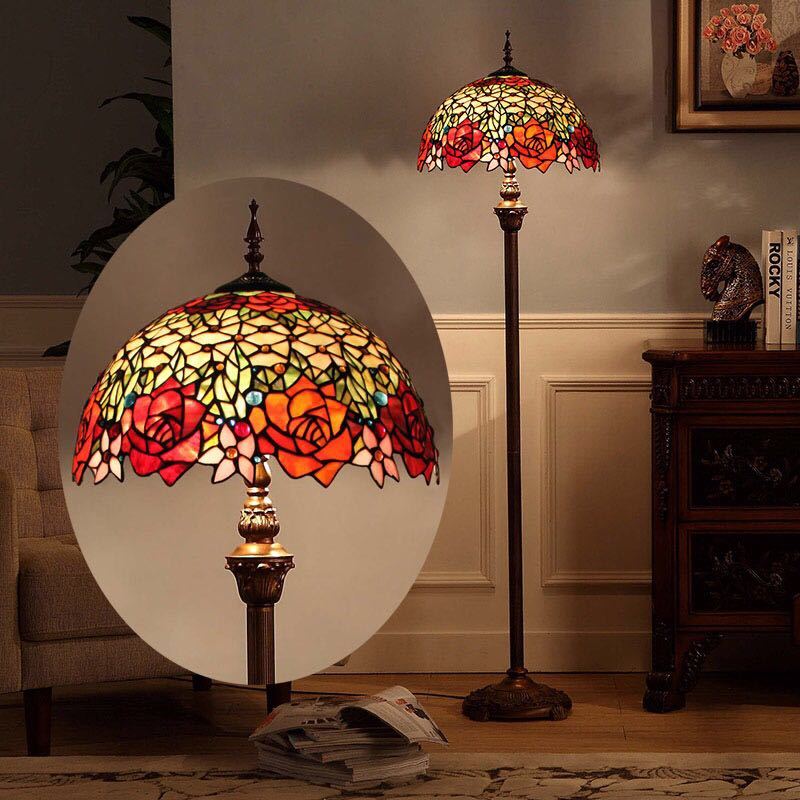 美しいガラスはどこから見ても華やかで美しい。繊細な造りの素敵なステンドランプ消灯時も素敵なインテリアになりますねサイズ ：幅約40x高さ約160cmワット数 ：40w x 2 (口金 E26）コードの長さ: 150cm素材：ガラス、樹脂、合金、鉄★在庫は日々変動しておりますので万が一売り切れの場合は注文をキャンセルさせて頂く場合がございます。お早めにご注文お願い致します。★購入後のキャンセルは、ご遠慮ください。★検品のため開封してある場合があります。★在庫状況により、お届けまでお時間が掛かる場合がございます。また、生産中止等の理由でお届け出来ない場合がございます。★複数ご注文の場合やお急ぎの場合は必ず事前に納期のお質問をお願いいたします。注意事項1、ランプがつくかどうかの確認をしてから出荷しますので、多少緩衝材がいたんだりします。ご了承ください。プロの職人さんによる手造りランプのため、大きさや色合い、接合部分など機械的に作ったものとは違って、一つ一つ違います。アウトレット込みです。2、表記と多少の差異が生じることもござ います。予めご了承の上、お買い求めくださいませ3、ご利用のPC環境により、実際の商品と色が異なる場合がございます。予めご了承ください。4、新品未使用品ですが、外箱に初期からのスレ、剥げ歪みなどあります。5、海外品ですので、気にされる方はご遠慮下さい。6、この商品は、全て手作り手描きの製品のため、商品により重量・形状の歪み・個体差、釉薬の掠れ、 針穴のような凹み、滲み、色とび、黒点、多少の傷・欠け、突起、ざらつき、濃淡差、色ムラなどがある 場合がございますが不良商品ではございません。7、素材の色・風合いなど、ディスプレーにより、一部写真と実物が異なる場合がございますので、あらか じめご了承ください。8、この商品は、購入後発送まで9日程度を要しますので、ご理解の上ご購入頂きますようお願い致します，お急ぎの方はご注文をご遠慮ください※商品によっては外国輸入品及び受注生産により商品発送まで約6~9日(2月に注文される場合ははメーカーが休みになるので3月に生産・発送となる場合があります。）美しいガラスはどこから見ても華やかで美しい。繊細な造りの素敵なステンドランプ消灯時も素敵なインテリアになりますねサイズ ：幅約40x高さ約160cmワット数 ：40w x 2 (口金 E26）コードの長さ: 150cm素材：ガラス、樹脂、合金、鉄★在庫は日々変動しておりますので万が一売り切れの場合は注文をキャンセルさせて頂く場合がございます。お早めにご注文お願い致します。★購入後のキャンセルは、ご遠慮ください。★検品のため開封してある場合があります。★在庫状況により、お届けまでお時間が掛かる場合がございます。また、生産中止等の理由でお届け出来ない場合がございます。★複数ご注文の場合やお急ぎの場合は必ず事前に納期のお質問をお願いいたします。注意事項1、ランプがつくかどうかの確認をしてから出荷しますので、多少緩衝材がいたんだりします。ご了承ください。プロの職人さんによる手造りランプのため、大きさや色合い、接合部分など機械的に作ったものとは違って、一つ一つ違います。アウトレット込みです。2、表記と多少の差異が生じることもござ います。予めご了承の上、お買い求めくださいませ3、ご利用のPC環境により、実際の商品と色が異なる場合がございます。予めご了承ください。4、新品未使用品ですが、外箱に初期からのスレ、剥げ歪みなどあります。5、海外品ですので、気にされる方はご遠慮下さい。6、この商品は、全て手作り手描きの製品のため、商品により重量・形状の歪み・個体差、釉薬の掠れ、 針穴のような凹み、滲み、色とび、黒点、多少の傷・欠け、突起、ざらつき、濃淡差、色ムラなどがある 場合がございますが不良商品ではございません。7、素材の色・風合いなど、ディスプレーにより、一部写真と実物が異なる場合がございますので、あらか じめご了承ください。8、この商品は、購入後発送まで9日程度を要しますので、ご理解の上ご購入頂きますようお願い致します，お急ぎの方はご注文をご遠慮ください※商品によっては外国輸入品及び受注生産により商品発送まで約6~9日(2月に注文される場合ははメーカーが休みになるので3月に生産・発送となる場合があります。）