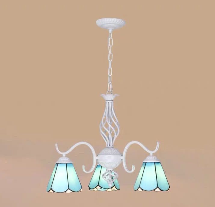 サイズ：幅約50 x 高さ72（cm)ワット数 ： 電球40W×3個（E26）素材：ガラス、樹脂、合金、鉄※サイズの誤差は多少発生します。ご了承下さい。◆取付工事は電気工事士にご相談してください。◆お客様のご覧になっているモニター等により多...