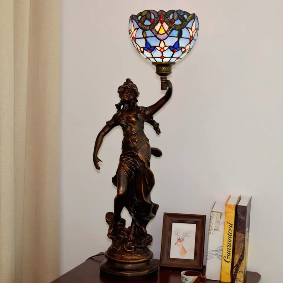ステンドグラスランプ 卓上スタンド 豪華テーブルランプ 卓上照明 ガラス工芸スタンド．
