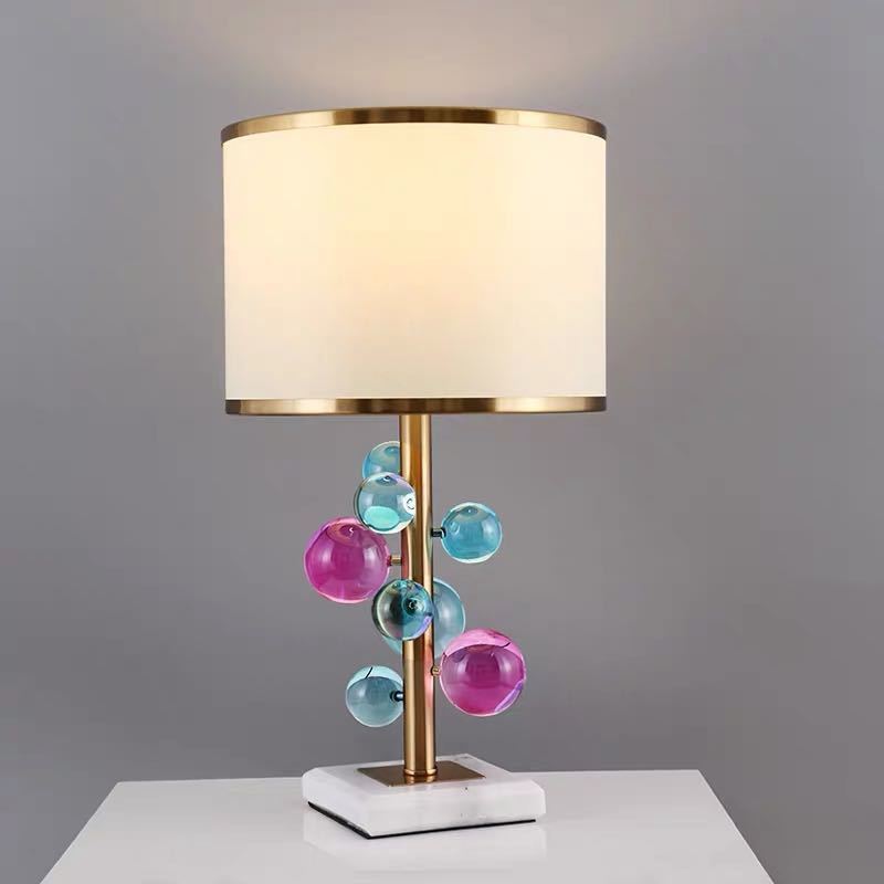 【商品仕様】■個口数：1 （〜40Wまで対応）■E26白熱球、電球型蛍光灯、LED電球使用可能■使用電球：1個（※電球は付属しておりません）■商品外寸：幅約30 x 高さ54（cm)※サイズの誤差は多少発生します。ご了承下さい。★購入後のキャンセルは、ご遠慮ください。★検品のため開封してある場合があります。★複数ご注文の場合やお急ぎの場合は必ず事前に納期のお質問をお願いいたします。注意事項1、ご利用のPC環境により、実際の商品と色が異なる場合がございます。予めご了承ください。2、新品未使用品ですが、外箱に初期からのスレ、剥げ歪みなどあります。3、海外品ですので、気にされる方はご遠慮下さい。4、この商品は、購入後発送まで8日程度を要しますので、ご理解の上ご購入頂きますようお願い致します，お急ぎの方はご注文をご遠慮ください5、素材の色・風合いなど、ディスプレーにより、一部写真と実物が異なる場合がございますので、あらか じめご了承ください。上記理由の返品交換は承ることが出来ませんので予めご了承くださいませ【商品仕様】■個口数：1 （〜40Wまで対応）■E26白熱球、電球型蛍光灯、LED電球使用可能■使用電球：1個（※電球は付属しておりません）■商品外寸：幅約30 x 高さ54（cm)※サイズの誤差は多少発生します。ご了承下さい。★購入後のキャンセルは、ご遠慮ください。★検品のため開封してある場合があります。★複数ご注文の場合やお急ぎの場合は必ず事前に納期のお質問をお願いいたします。注意事項1、ご利用のPC環境により、実際の商品と色が異なる場合がございます。予めご了承ください。2、新品未使用品ですが、外箱に初期からのスレ、剥げ歪みなどあります。3、海外品ですので、気にされる方はご遠慮下さい。4、この商品は、購入後発送まで8日程度を要しますので、ご理解の上ご購入頂きますようお願い致します，お急ぎの方はご注文をご遠慮ください5、素材の色・風合いなど、ディスプレーにより、一部写真と実物が異なる場合がございますので、あらか じめご了承ください。上記理由の返品交換は承ることが出来ませんので予めご了承くださいませ