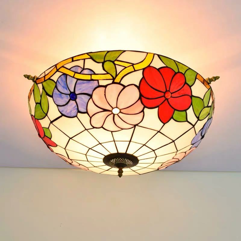 ステンドグラス．ペンダントライト豪華天井照明ステンドグラスランプ ガラス工芸品 幅65cm 電源直結タイプ