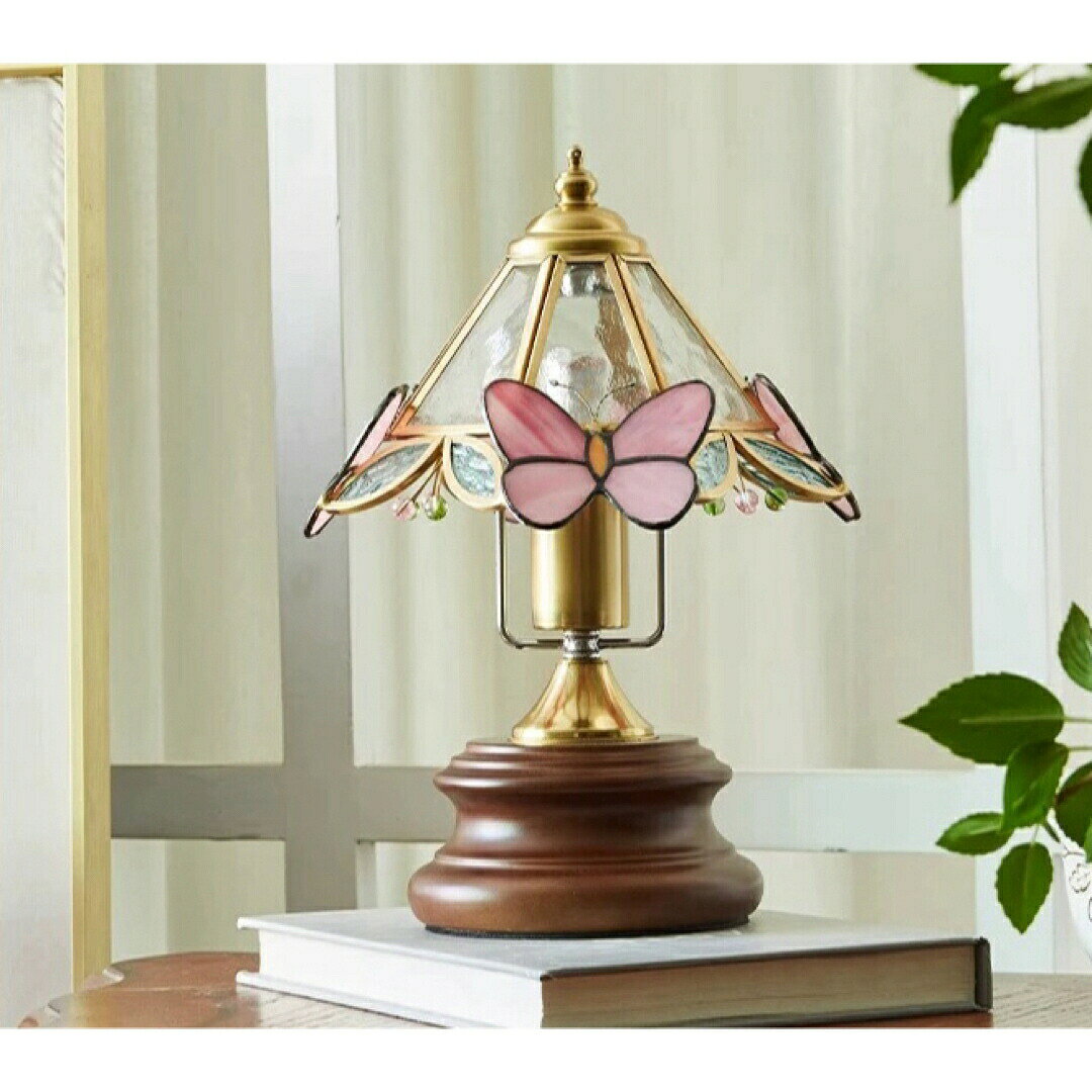 商品説明【商品仕様】■個口数：1 （～40Wまで対応）■E26白熱球、電球型蛍光灯、LED電球使用可能■使用電球：1個（※電球は付属しておりません■商品外寸：幅約21 x高さ約31(cm)☆☆★★★★★★★★★★★★★☆☆◆お客様のご覧になっているモニター等により多少色が異なる場合がございます。あらかじめご了承ください。◆複数ご注文の場合やお急ぎの場合は必ず事前に納期のお質問をお願いいたします。◆サイズの誤差は多少発生します。ご了承下さい。☆☆★★★★★★★★★★★★★☆☆注意事項1丶ご利用のPC環境により、実際の商品と色が異なる場合がございます。予めご了承ください。2丶新品未使用品ですが、外箱に初期からのスレ、剥げ歪みなどあります。3丶ご注文完了後、お客様都合による交換キャンセル及び不良品以外のご返品ご交換はお受け致しておりません。4丶梱包材のみの損傷や、お客様のイメージ違いによる性能、色、形、サイズの違い、ご注文間違い等による返品もお受けできません。5、配送なので軽微な傷などがつく場合がありますので、 神経質な方のご購入はご遠慮ください。6、ご使用する前に、製品によって、お客様ご自身が簡単な組み合わせする必要の場合がございます。7丶品質に極端なこだわりをお持ちの方、極端に神経質な方はご購入ご遠慮ください，返品は対応していません8丶この商品は、全て手作り手描きの製品のため、商品により重量・形状の歪み・個体差、釉薬の掠れ、 針穴のような凹み、滲み、色とび、黒点、多少の傷・欠け、突起、ざらつき、濃淡差、色ムラなどがある 場合がございますが不良商品ではございません。上記理由の返品交換は承ることが出来ませんので予めご了承くださいませ。商品説明【商品仕様】■個口数：1 （～40Wまで対応）■E26白熱球、電球型蛍光灯、LED電球使用可能■使用電球：1個（※電球は付属しておりません■商品外寸：幅約21 x高さ約31(cm)☆☆★★★★★★★★★★★★★☆☆◆お客様のご覧になっているモニター等により多少色が異なる場合がございます。あらかじめご了承ください。◆複数ご注文の場合やお急ぎの場合は必ず事前に納期のお質問をお願いいたします。◆サイズの誤差は多少発生します。ご了承下さい。☆☆★★★★★★★★★★★★★☆☆注意事項1丶ご利用のPC環境により、実際の商品と色が異なる場合がございます。予めご了承ください。2丶新品未使用品ですが、外箱に初期からのスレ、剥げ歪みなどあります。3丶ご注文完了後、お客様都合による交換キャンセル及び不良品以外のご返品ご交換はお受け致しておりません。4丶梱包材のみの損傷や、お客様のイメージ違いによる性能、色、形、サイズの違い、ご注文間違い等による返品もお受けできません。5、配送なので軽微な傷などがつく場合がありますので、 神経質な方のご購入はご遠慮ください。6、ご使用する前に、製品によって、お客様ご自身が簡単な組み合わせする必要の場合がございます。7丶品質に極端なこだわりをお持ちの方、極端に神経質な方はご購入ご遠慮ください，返品は対応していません8丶この商品は、全て手作り手描きの製品のため、商品により重量・形状の歪み・個体差、釉薬の掠れ、 針穴のような凹み、滲み、色とび、黒点、多少の傷・欠け、突起、ざらつき、濃淡差、色ムラなどがある 場合がございますが不良商品ではございません。上記理由の返品交換は承ることが出来ませんので予めご了承くださいませ。
