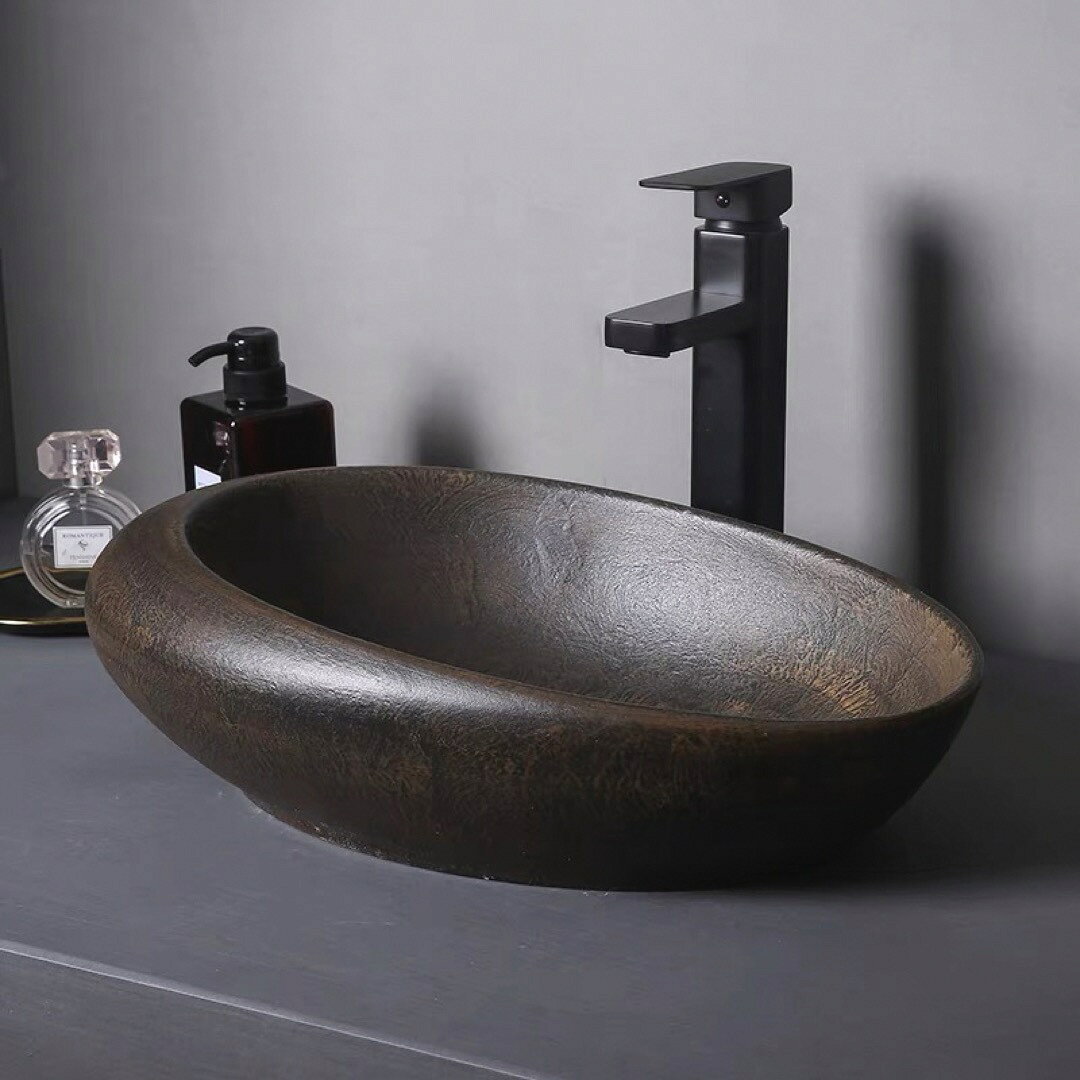 商品説明状態：新品サイズ（cm）：幅：48奥行き：31高さ：15素材：陶器「洗面ボウルセット」洗面ボウルと混合水栓と排水金具この3つの商品を含めた洗面ボウルセットです。取付について：取付工事はお近くの工務店様にご相談してください◆お客様のご覧になっているモニター等により多少色が異なる場合がございます。あらかじめご了承ください。◆複数ご注文の場合やお急ぎの場合は必ず事前に納期のお質問をお願いいたします。◆サイズの誤差は多少発生します。ご了承下さい。注意事項1丶ご利用のPC環境により、実際の商品と色が異なる場合がございます。予めご了承ください。2丶新品未使用品ですが、外箱に初期からのスレ、剥げ歪みなどあります。3、海外品ですので、気にされる方はご遠慮下さい。4丶ご注文完了後、お客様都合による交換キャンセル及び不良品以外のご返品ご交換はお受け致しておりません。5丶梱包材のみの損傷や、お客様のイメージ違いによる性能、色、形、サイズの違い、ご注文間違い等による返品もお受けできません。配送なので軽微な傷などがつく場合がありますので、?神経質な方のご購入はご遠慮ください。6丶販売条件について海外輸入製品の為、日本語の説明書は付いておりません。7丶品質に極端なこだわりをお持ちの方、極端に神経質な方はご購入ご遠慮ください，返品は対応していません8丶あくまで画像はイメージですので、商品改良の為パッケージや一部仕様が少し変更になる場合もございます。上記理由の返品交換は承ることが出来ませんので予めご了承くださいませ。商品説明状態：新品サイズ（cm）：幅：48奥行き：31高さ：15素材：陶器「洗面ボウルセット」洗面ボウルと混合水栓と排水金具この3つの商品を含めた洗面ボウルセットです。取付について：取付工事はお近くの工務店様にご相談してください◆お客様のご覧になっているモニター等により多少色が異なる場合がございます。あらかじめご了承ください。◆複数ご注文の場合やお急ぎの場合は必ず事前に納期のお質問をお願いいたします。◆サイズの誤差は多少発生します。ご了承下さい。注意事項1丶ご利用のPC環境により、実際の商品と色が異なる場合がございます。予めご了承ください。2丶新品未使用品ですが、外箱に初期からのスレ、剥げ歪みなどあります。3、海外品ですので、気にされる方はご遠慮下さい。4丶ご注文完了後、お客様都合による交換キャンセル及び不良品以外のご返品ご交換はお受け致しておりません。5丶梱包材のみの損傷や、お客様のイメージ違いによる性能、色、形、サイズの違い、ご注文間違い等による返品もお受けできません。配送なので軽微な傷などがつく場合がありますので、?神経質な方のご購入はご遠慮ください。6丶販売条件について海外輸入製品の為、日本語の説明書は付いておりません。7丶品質に極端なこだわりをお持ちの方、極端に神経質な方はご購入ご遠慮ください，返品は対応していません8丶あくまで画像はイメージですので、商品改良の為パッケージや一部仕様が少し変更になる場合もございます。上記理由の返品交換は承ることが出来ませんので予めご了承くださいませ。