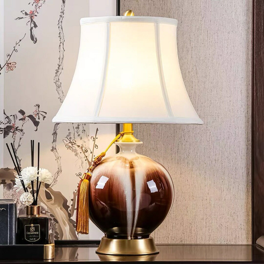 商品説明【商品仕様】個口数：1?（?40Wまで対応）E26白熱球、電球型蛍光灯、LED電球使用可能使用電球：1個（※電球は付属しておりません）商品外寸：幅約33?×高さ約52?(cm)◆お客様のご覧になっているモニター等により多少色が異なる場合がございます。あらかじめご了承ください。◆複数ご注文の場合やお急ぎの場合は必ず事前に納期のお質問をお願いいたします。◆サイズの誤差は多少発生します。ご了承下さい。◆当店は販売のみとなっておりますので、商品の使用方法等についてのお問い合わせにはお答え出来ません。注意事項1丶ご利用のPC環境により、実際の商品と色が異なる場合がございます。予めご了承ください。2丶新品未使用品ですが、外箱に初期からのスレ、剥げ歪みなどあります。3、海外品ですので、気にされる方はご遠慮下さい。4丶ご注文完了後、お客様都合による交換キャンセル及び不良品以外のご返品ご交換はお受け致しておりません。5丶梱包材のみの損傷や、お客様のイメージ違いによる性能、色、形、サイズの違い、ご注文間違い等による返品もお受けできません。配送なので軽微な傷などがつく場合がありますので、?神経質な方のご購入はご遠慮ください。6丶販売条件について海外輸入製品の為、日本語の説明書は付いておりません。7丶品質に極端なこだわりをお持ちの方、極端に神経質な方はご購入ご遠慮ください，返品は対応していません8丶あくまで画像はイメージですので、商品改良の為パッケージや一部仕様が少し変更になる場合もございます。上記理由の返品交換は承ることが出来ませんので予めご了承くださいませ。商品説明【商品仕様】個口数：1?（?40Wまで対応）E26白熱球、電球型蛍光灯、LED電球使用可能使用電球：1個（※電球は付属しておりません）商品外寸：幅約33?×高さ約52?(cm)◆お客様のご覧になっているモニター等により多少色が異なる場合がございます。あらかじめご了承ください。◆複数ご注文の場合やお急ぎの場合は必ず事前に納期のお質問をお願いいたします。◆サイズの誤差は多少発生します。ご了承下さい。◆当店は販売のみとなっておりますので、商品の使用方法等についてのお問い合わせにはお答え出来ません。注意事項1丶ご利用のPC環境により、実際の商品と色が異なる場合がございます。予めご了承ください。2丶新品未使用品ですが、外箱に初期からのスレ、剥げ歪みなどあります。3、海外品ですので、気にされる方はご遠慮下さい。4丶ご注文完了後、お客様都合による交換キャンセル及び不良品以外のご返品ご交換はお受け致しておりません。5丶梱包材のみの損傷や、お客様のイメージ違いによる性能、色、形、サイズの違い、ご注文間違い等による返品もお受けできません。配送なので軽微な傷などがつく場合がありますので、?神経質な方のご購入はご遠慮ください。6丶販売条件について海外輸入製品の為、日本語の説明書は付いておりません。7丶品質に極端なこだわりをお持ちの方、極端に神経質な方はご購入ご遠慮ください，返品は対応していません8丶あくまで画像はイメージですので、商品改良の為パッケージや一部仕様が少し変更になる場合もございます。上記理由の返品交換は承ることが出来ませんので予めご了承くださいませ。