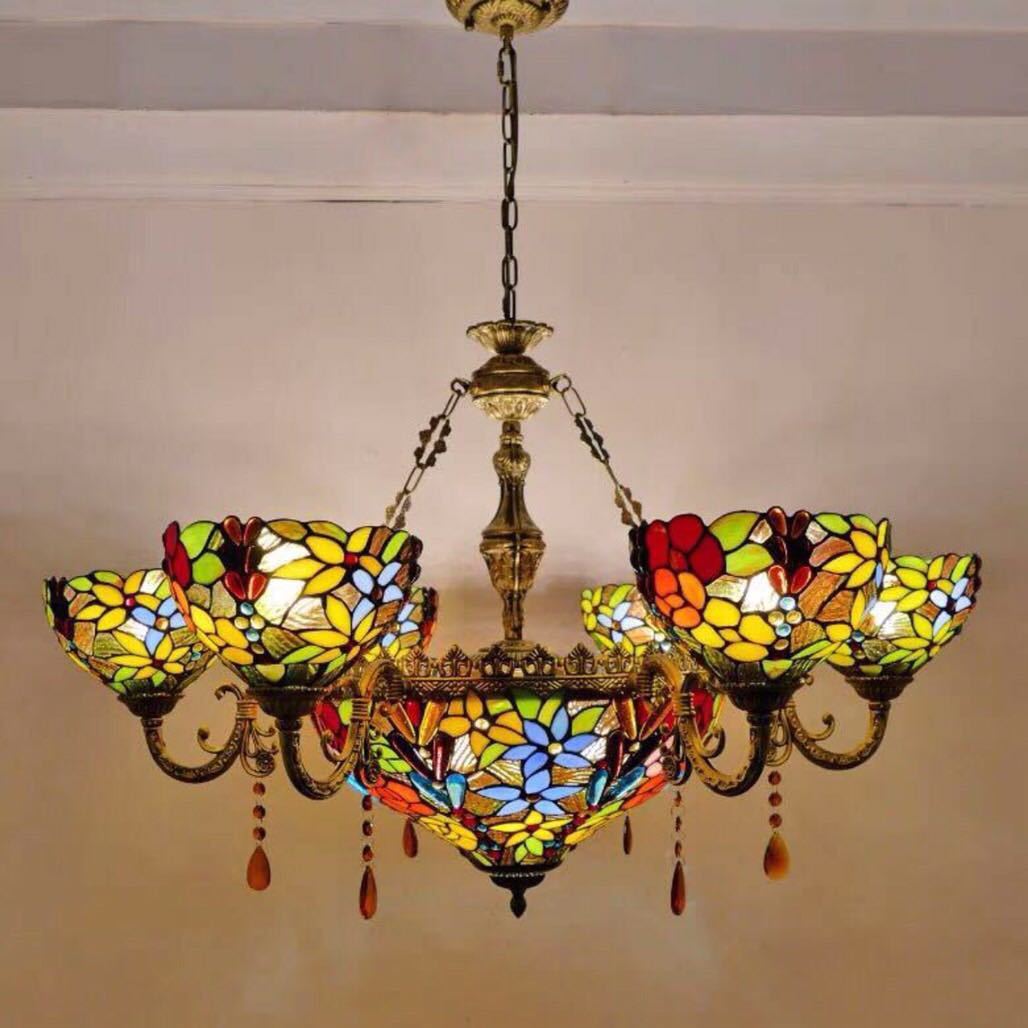 美しいガラスはどこから見ても華やかで美しい。繊細な造りの素敵なステンドランプ消灯時も素敵なインテリアになりますねサイズ ：約 幅95 x 高さ58～82（cm）ワット数 ：　電球60W×9個（E26）素材：ガラス、樹脂、合金、鉄★取付工事は電気工事士にご相談してください。★在庫は日々変動しておりますので万が一売り切れの場合は注文をキャンセルさせて頂く場合がございます。お早めにご注文お願い致します。★購入後のキャンセルは、ご遠慮ください。★検品のため開封してある場合があります。★在庫状況により、お届けまでお時間が掛かる場合がございます。また、生産中止等の理由でお届け出来ない場合がございます。★複数ご注文の場合やお急ぎの場合は必ず事前に納期のお質問をお願いいたします。注意事項1、ランプがつくかどうかの確認をしてから出荷しますので、多少緩衝材がいたんだりします。ご了承ください。プロの職人さんによる手造りランプのため、大きさや色合い、接合部分など機械的に作ったものとは違って、一つ一つ違います。アウトレット込みです。2、表記と多少の差異が生じることもござ います。予めご了承の上、お買い求めくださいませ3、ご利用のPC環境により、実際の商品と色が異なる場合がございます。予めご了承ください。4、新品未使用品ですが、外箱に初期からのスレ、剥げ歪みなどあります。5、海外品ですので、気にされる方はご遠慮下さい。6、この商品は、全て手作り手描きの製品のため、商品により重量・形状の歪み・個体差、釉薬の掠れ、 針穴のような凹み、滲み、色とび、黒点、多少の傷・欠け、突起、ざらつき、濃淡差、色ムラなどがある 場合がございますが不良商品ではございません。7、素材の色・風合いなど、ディスプレーにより、一部写真と実物が異なる場合がございますので、あらか じめご了承ください。8、この商品は、購入後発送まで9~10日程度を要しますので、ご理解の上ご購入頂きますようお願い致します，お急ぎの方はご注文をご遠慮ください上記理由の返品交換は承ることが出来ませんので予めご了承くださいませ。美しいガラスはどこから見ても華やかで美しい。繊細な造りの素敵なステンドランプ消灯時も素敵なインテリアになりますねサイズ ：約 幅95 x 高さ58～82（cm）ワット数 ：　電球60W×9個（E26）素材：ガラス、樹脂、合金、鉄★取付工事は電気工事士にご相談してください。★在庫は日々変動しておりますので万が一売り切れの場合は注文をキャンセルさせて頂く場合がございます。お早めにご注文お願い致します。★購入後のキャンセルは、ご遠慮ください。★検品のため開封してある場合があります。★在庫状況により、お届けまでお時間が掛かる場合がございます。また、生産中止等の理由でお届け出来ない場合がございます。★複数ご注文の場合やお急ぎの場合は必ず事前に納期のお質問をお願いいたします。注意事項1、ランプがつくかどうかの確認をしてから出荷しますので、多少緩衝材がいたんだりします。ご了承ください。プロの職人さんによる手造りランプのため、大きさや色合い、接合部分など機械的に作ったものとは違って、一つ一つ違います。アウトレット込みです。2、表記と多少の差異が生じることもござ います。予めご了承の上、お買い求めくださいませ3、ご利用のPC環境により、実際の商品と色が異なる場合がございます。予めご了承ください。4、新品未使用品ですが、外箱に初期からのスレ、剥げ歪みなどあります。5、海外品ですので、気にされる方はご遠慮下さい。6、この商品は、全て手作り手描きの製品のため、商品により重量・形状の歪み・個体差、釉薬の掠れ、 針穴のような凹み、滲み、色とび、黒点、多少の傷・欠け、突起、ざらつき、濃淡差、色ムラなどがある 場合がございますが不良商品ではございません。7、素材の色・風合いなど、ディスプレーにより、一部写真と実物が異なる場合がございますので、あらか じめご了承ください。8、この商品は、購入後発送まで9~10日程度を要しますので、ご理解の上ご購入頂きますようお願い致します，お急ぎの方はご注文をご遠慮ください上記理由の返品交換は承ることが出来ませんので予めご了承くださいませ。