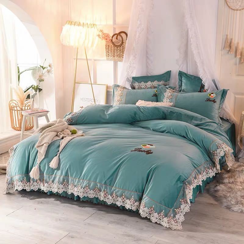 ワイドダブル ベッド用品4点セット 寝具 ボックスシーツ　枕カバー掛け布団カバー ベッドパッド