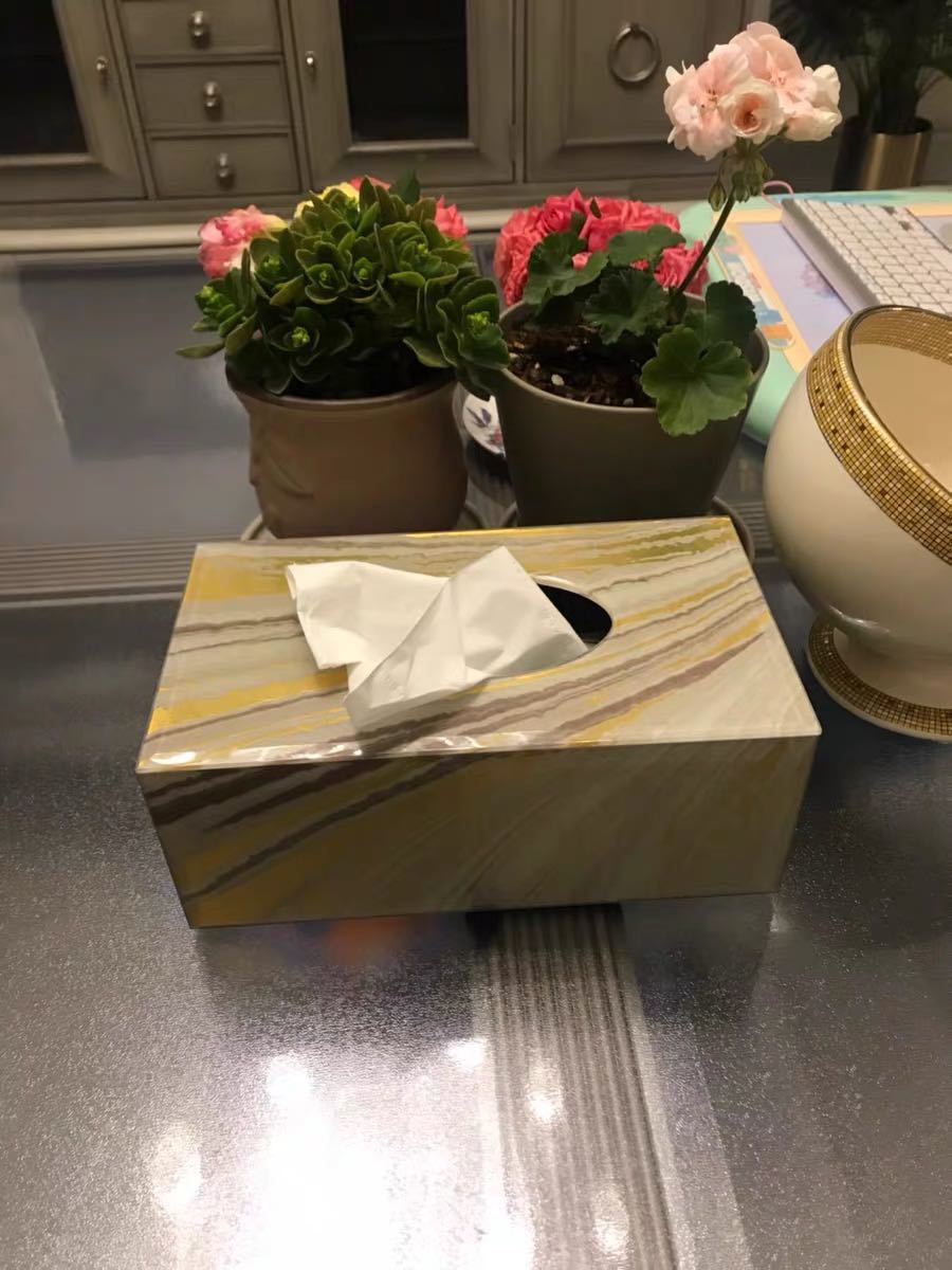 高級感のある .ティッシュケース