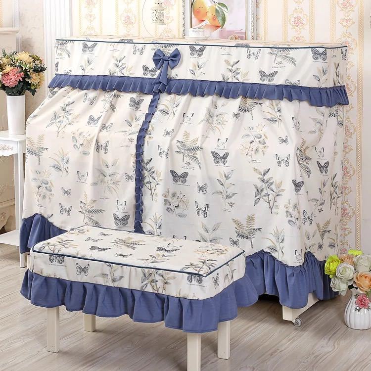 とってもラブリーでキュートなピアノカバー&イスカバーセットです。ほこりやキズからピアノを守り、美しくピアノをカバー。大切なピアノの保護をしつつ、お部屋のアクセントにもなる素敵なアイテムです。素 材 ポリエステル100％ピアノカバーのサイズ： 約153 ×34 (上部奥行)x高さ120cmイスカバーのサイズ ：約58 x 38 (cm）(イスのサイズ変わりできます）値段も変わります※平置き実寸の為、若干の誤差があります。★購入後のキャンセルは、ご遠慮ください。★検品のため開封してある場合があります。注意事項1、ご利用のPC環境により、実際の商品と色が異なる場合がございます。予めご了承ください。2、新品未使用品ですが、外箱に初期からのスレ、剥げ歪みなどあります。3、海外品ですので、気にされる方はご遠慮下さい。4、この商品は、購入後発送まで7～9日程度を要しますので、ご理解の上ご購入頂きますようお願い致します5、製品により多少の誤差が生じる場合がございます。とってもラブリーでキュートなピアノカバー&イスカバーセットです。ほこりやキズからピアノを守り、美しくピアノをカバー。大切なピアノの保護をしつつ、お部屋のアクセントにもなる素敵なアイテムです。素 材 ポリエステル100％ピアノカバーのサイズ： 約153 ×34 (上部奥行)x高さ120cmイスカバーのサイズ ：約58 x 38 (cm）(イスのサイズ変わりできます）値段も変わります※平置き実寸の為、若干の誤差があります。★購入後のキャンセルは、ご遠慮ください。★検品のため開封してある場合があります。注意事項1、ご利用のPC環境により、実際の商品と色が異なる場合がございます。予めご了承ください。2、新品未使用品ですが、外箱に初期からのスレ、剥げ歪みなどあります。3、海外品ですので、気にされる方はご遠慮下さい。4、この商品は、購入後発送まで7～9日程度を要しますので、ご理解の上ご購入頂きますようお願い致します5、製品により多少の誤差が生じる場合がございます。