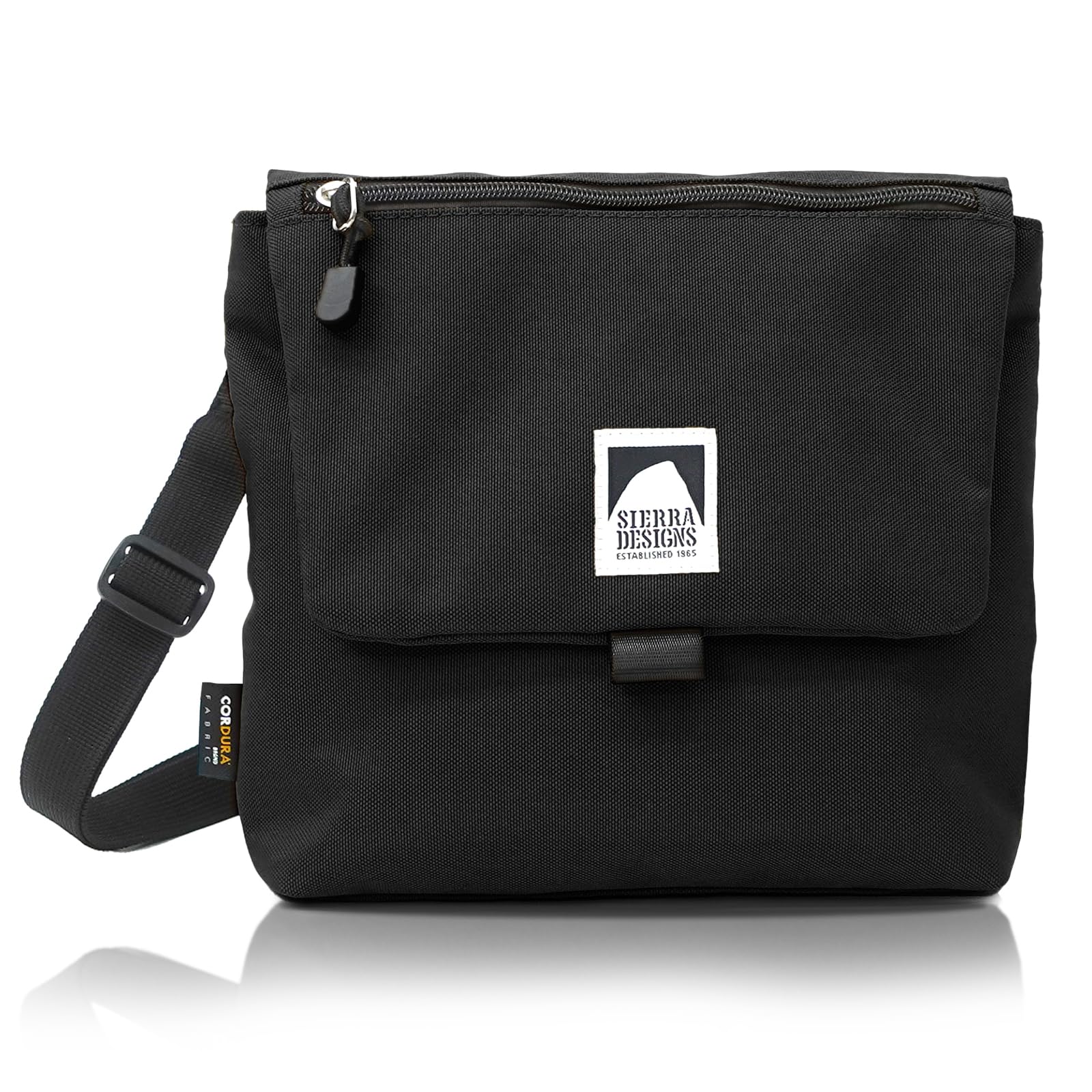 • サイズ：タテ21×ヨコ22×マチ5cm • 素材：ポリエステル • ポケットの数：2(外側1/内側1) • コーデュラ生地を使用したシンプルなフラップショルダー • フラップ下は防犯性の高いファスナー式