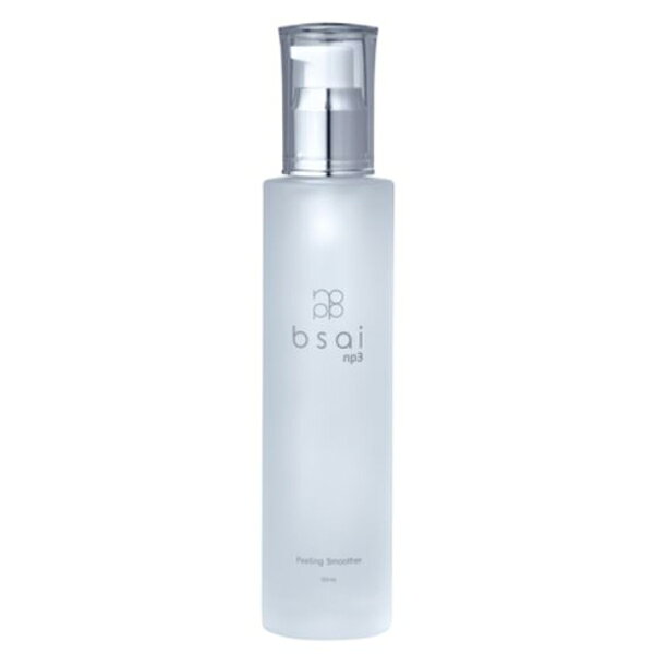 bsai（ビサイ）NP3 ピーリングスムーサー 120ml プラセンタエキス配合の拭き取りピーリングローション 洗顔後わずか10秒で、つるんとしたなめらか肌へ導く拭き取りピーリングローション。 北海道産の非加熱・無加水生プラセンタ※1と高機能酵素※2を配合し、古い角質やくすみをやさしく除去します。 アルカリ性のpH設計で角質をやわらげ、美容成分が浸透※3しやすい肌環境を整える“導入設計型ピーリング”です。 本製品はホームケア向けにpHをマイルドに調整しており、敏感肌の方や施術後の仕上げにも安心して使用可能。 ピーリング特有のつっぱり感や刺激を抑え、毎日のケアでもしっとりなめらかな手触りに導きます。 〇合成色素フリー、合成香料フリー、防腐剤フリー、鉱物油フリー、アルコールフリー ※1 プラセンタエキス（保湿成分） ※2 リパーゼ・プロテアーゼ（整肌成分） ※3 角質層まで 商品名 bsai（ビサイ）NP3 ピーリングスムーサー 120ml 内容量 120ml 全成分 水、プラセンタエキス、ペンチレングリコール、3-O-エチルアスコルビン酸、リパーゼ、プロテアーゼ、BG、1，2-ヘキサンジオール、マルトデキストリン 使用方法 適量（顔全体で3~5プッシュ程度）をコットンに取り、洗顔後の乾いた肌にのせ、古い角質やざらつきが気になる部分を中心にやさしく拭き取ります。 ゴシゴシこすらず、肌の上をすべらせるようになじませてください。 10秒ほどでつるんとしたなめらかさを実感できます。拭き取り後は洗い流す必要はありませんが、その後のスキンケアを行うことで美容成分の浸透がさらに高まります。 ※角質層まで 使用上の注意 ●お肌に異常が生じていないかよく注意して使用してください。お肌に合わないときは、ご使用をおやめください。 ●化粧品がお肌に合わないとき、すなわち次のような場合には、使用を中止してください。そのまま使用を続けますと、症状を悪化させることがありますので、皮膚科専門医等にご相談されることをおすすめします。 (1) 使用中や使用後に、赤味、はれ、かゆみ、刺激、色抜け（白斑等）や黒ずみ等の異常があらわれた場合 (2) 直射日光があたって上記のような異常があらわれた場合 ●傷、はれもの、湿疹等、異常のある部位には使用しないでください。 生産国 日本 広告文責 株式会社ルーマニア/03-5876-8107