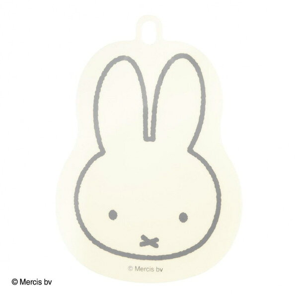 オカトー miffy/boris 吸盤付きシリコーンたわし ミッフィー 1999 ミッフィーの可愛いシリコーンたわし ミッフィーのお顔の形が可愛いシリコン製のたわし。 食洗機前の予洗い、シンクのお掃除に。吸盤&吊り穴付きで保管しやすい。煮沸消毒・食洗機OK。 【使用上の注意】 取り付け面の種類や状態・環境によっては、吸盤の吸着力が弱まり本品が落ちやすい場合があります。その場合は、吊り穴を使用した保管を行なってください。 この商品は材質の特性上、ご購入時に静電気による黒い汚れが付着している場合があります。はじめて使用する際は、台所用中性洗剤で洗い、しっかりと水気を切ってからご使用ください。 商品名 オカトー miffy/boris 吸盤付きシリコーンたわし ミッフィー 1999 サイズ 135×95×11mm 個装サイズ：19×16×2cm 重量 個装重量：30g 素材・材質 シリコーンゴム 原産国 中国 広告文責 株式会社ルーマニア/03-5876-8107