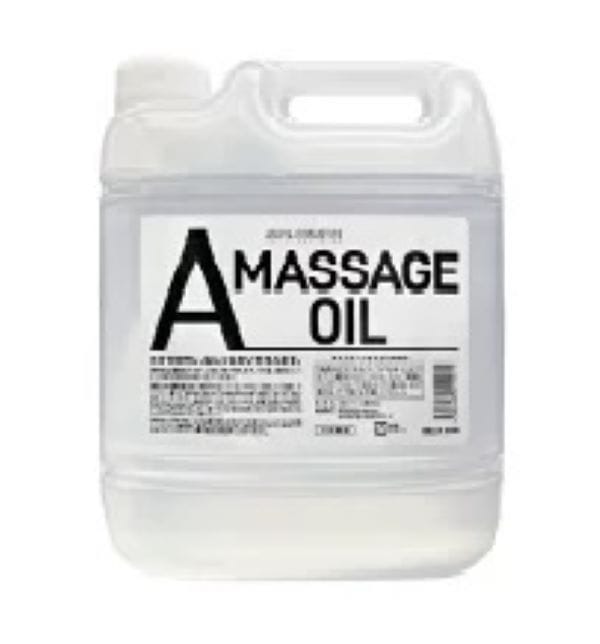 芦屋化粧品 A MASSAGE OIL 4L エステと同じこの感じ 大容量／業務サイズ！滑り・伸びよくたっぷり使える ☆美容効果を高める、7つの植物由来成分配合 ●アルガニアスピノサ核油 　●オリーブ果実油　●ホホバ種子油 　●酢酸トコフェロール　●コメヌカ油　●ブドウ種子油　●ヒマワリ種子油 ☆マッサージに最適 エステサロンやマッサージを行うお店の多くで採用されているミネラルオイルで、摩擦による肌への刺激を軽減！ すべりが良いため長時間のマッサージに適しています。 ☆酸化しにくいから長期保存も ミネラルオイルは参加しにくいのも特徴のひとつ。 大容量でも長期保存が可能です。 ☆注ぎやすく保管もしやすい。大容量でも使いやすく。 大容量のボトルそのままでは使いにくくても、他の容器に小分けしやすい便利なコック付き。 コックの注ぎ口にはキャップが付いているので、酸化を防いで長期保管にも最適です。 ※※Aマッサージオイルは「水不使用」です！※※ 【エステ　マッサージ　サロン　ミネラル　オイル　植物由来　水不使用　無香料　無着色　日本製　大容量】 商品名 芦屋化粧品　A MASSAGE OIL 内容量 4L 成分 ミネラルオイル、コメヌカ油、トリイソステアリン酸PEG-20グリセル、オリーブ果実油、アルガニアスピノサ核油、ヒマワリ種子油、ホホバ種子油、ブドウ種子油、酢酸トコフェロール 生産国 日本 広告文責 株式会社ルーマニア/03-5876-8107