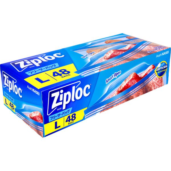 Ziploc ジップロック　フリーザーバッグ　Lサイズ　48枚入 冷凍から電子レンジ解凍まで。 つまみとすべり止め加工で、開けやすいOpen Tab。 ●Wジッパー。 ・「パチパチ」閉まるウルトラジッパー。 ・内側からは開きにくい密封ジッパー。 ●食品衛生法に基づいて定められた「食品、添加物等の規格基準」に適合しています。 【ご使用方法】 2本のジッパーに沿って端から端まで指でしっかり押さえて閉めてください。 ★バッグの開け方のコツ ジッパーのオープンタブ（でっぱり）部に深めに指を入れて、手首を内側にひねるように開けてください。 【注意】 ★警告 ・本品を頭からかぶると窒息するおそれがありますので、乳幼児の手の届かないところに保管してください。 ★取り扱い上のご注意 ・オーブン、グリル、トースター機能、直火、鍋などでの煮沸には使用しない。 ・鍋に火をかけた状態での湯せんには使用しない。鍋肌に触れた部分が耐熱温度を超えるおそれがある。 ※火からおろしても鍋肌が高温の場合、鍋肌に触れるとバッグが溶けるおそれがある。 ・電子レンジ加熱には使用しない。 ・電子レンジで解凍の際は、ジッパーの一部を開けて解凍する。油分の多い食品(カレー、シチューなど)は耐熱温度を超えると溶けて穴が開くおそれがあるので、電子レンジでは解凍しない。自然解凍や流水解凍をおすすめする。 ・火のそばに置かない。 ・ガスコンロ、オーブン、トースターなど熱源に近づけたり、温度が高くなるところで保管しない。バッグどうしがくっつくおそれがある。 ・液状のものを保存する場合は、8分目以下にする。 ・液状のものを入れて横置きする場合や解凍する場合は、液体がもれるおそれがあるので受け皿などを使用する。 ・液体を入れて持ち運ばない。 ・廃棄時は各自治体の定める方法に従う。 ★おことわり ・ポリエチレンを加工した際に生じるにおいが製品に残っている場合があります。また、袋の部分に色がついていることがあります。 商品名 Ziploc　ジップロック　フリーザーバッグ　Lサイズ　48枚入 内容量 48枚入 原料樹脂 ポリエチレン 仕様 耐熱温度：100度 耐冷温度：-70度 寸法（外形）：縦273mm×横268mm（縦：ジッパー部より下） 厚さ：0.06mm 製造国 タイ 広告文責 株式会社ルーマニア/03-5876-8107