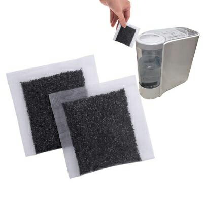 後藤 ココスミスト(加湿器用)　2個入 銀イオンが加湿器のヌメリ・雑菌を制御する ●袋のままポンと入れるだけでセット完了 ●清潔なミストで、いつも爽やかな加湿タイム 商品名 後藤ココスミスト(加湿器用)　2個入 サイズ 1個当り:約6.5×6.5cm 重量 1個当り:約5g 材質 ヤシ殻活性炭(銀触媒加工) 袋:PET・PE 仕様 ●内容量/1個当り:約4.5g ●セット内容/2個 ●有効期間/約3ヶ月間 生産国 日本 販売元 株式会社後藤 広告文責 株式会社ルーマニア/03-5876-8107