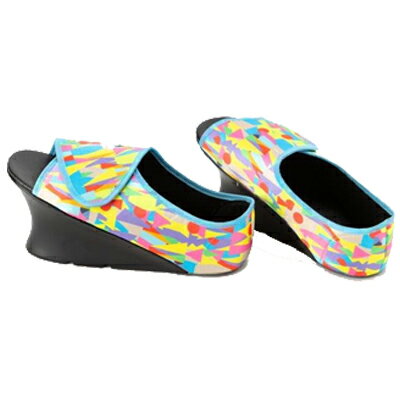 DOOG あべこべシューズ 家の中でも簡単ストレッチシューズ ●40度の傾斜がついたサンダルで「第二の心臓」と呼ばれるふくらはぎをストレッチ！ ●腰や膝の疲れ予防に、毎日数分、この『かかと歩きサンダル』でストレッチ。 ●かかとの刺激で足全体...