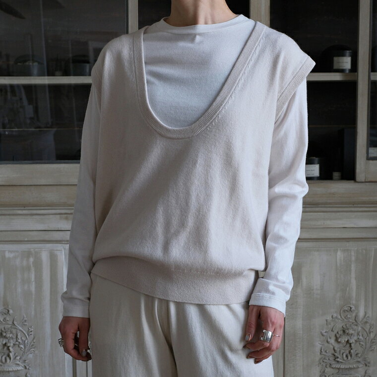 Rakuten - extreme cashmere 26SS lord U-neck sleeveless knit【全2色】