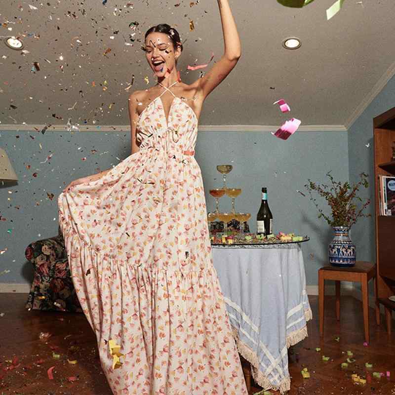 春 コーデ レディース ファッション オシャレ カワイイ シンプル きれいめ ナチュラル 上品カジュアル 婦人服 フレンチ クラシック ホルターネック ドレス ウエスト スリム 旅行 服 海辺 バカンス バケーション