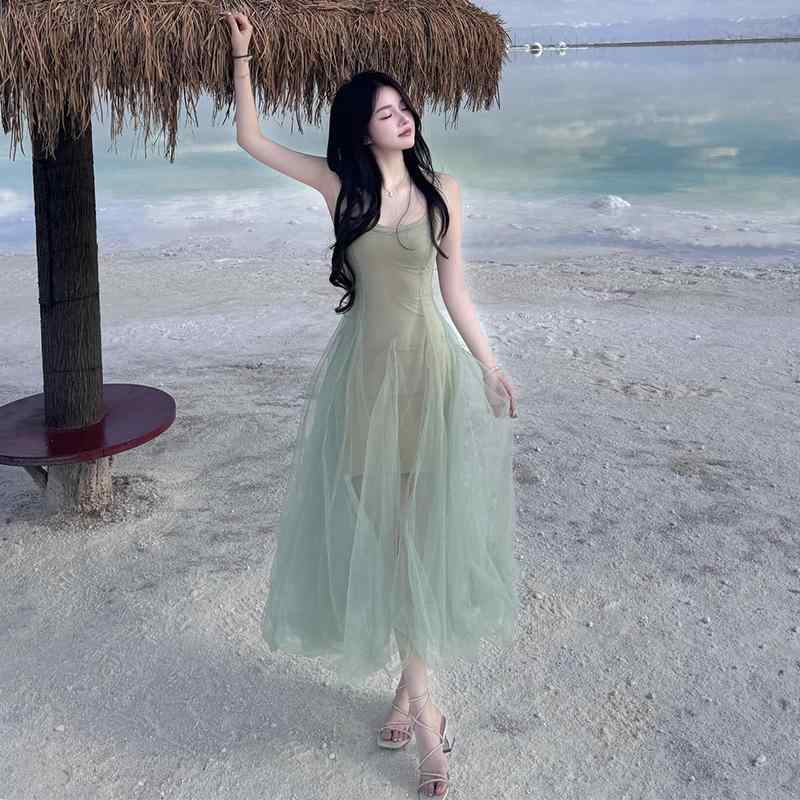 春 コーデ レディース ファッション オシャレ カワイイ シンプル きれいめ ナチュラル 上品カジュアル 婦人服 夏 グリーン ワンピース ドレス スリム 海辺 バカンス バケーション フェアリー ロング スカート