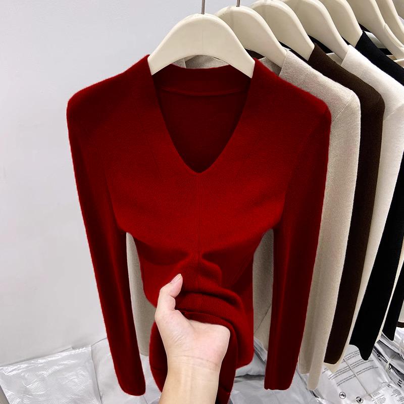 春 コーデ レディース ファッション オシャレ カワイイ シンプル きれいめ ナチュラル 上品カジュアル 婦人服 ハイエンド クラシック 赤 Vネック シャツ ストレッチ インナー ニット ソフト セーター