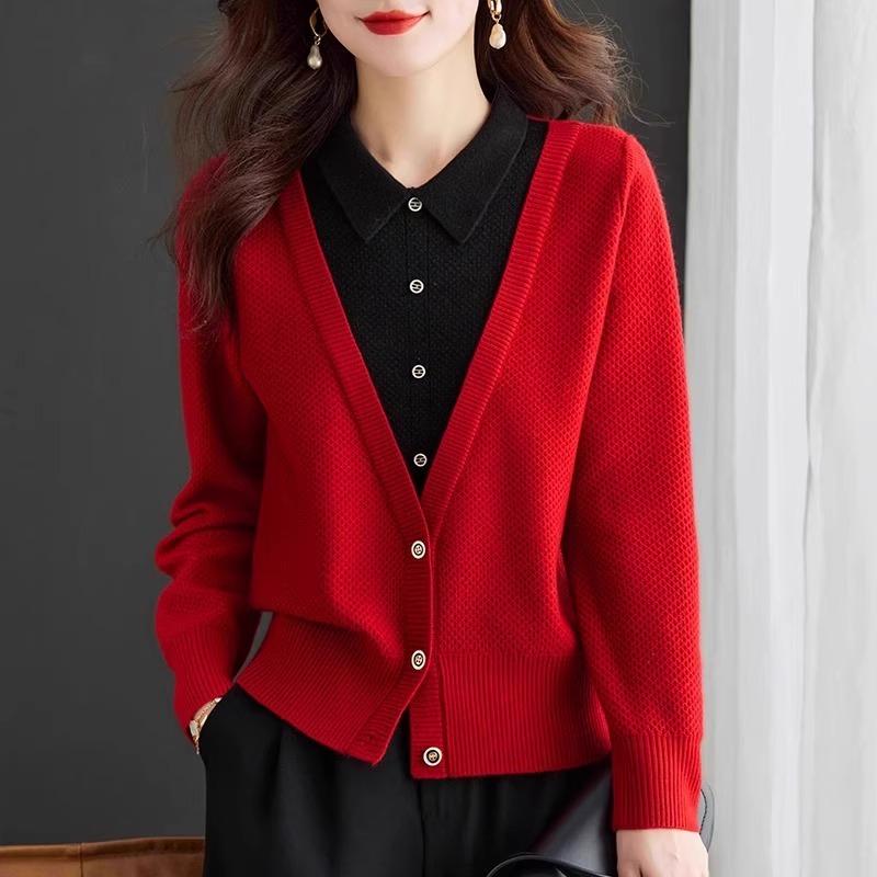 春 コーデ レディース ファッション オシャレ カワイイ シンプル きれいめ ナチュラル 上品カジュアル 婦人服 レッド フェイク ツーピース ウール ニット レイヤリング シャツ セーター