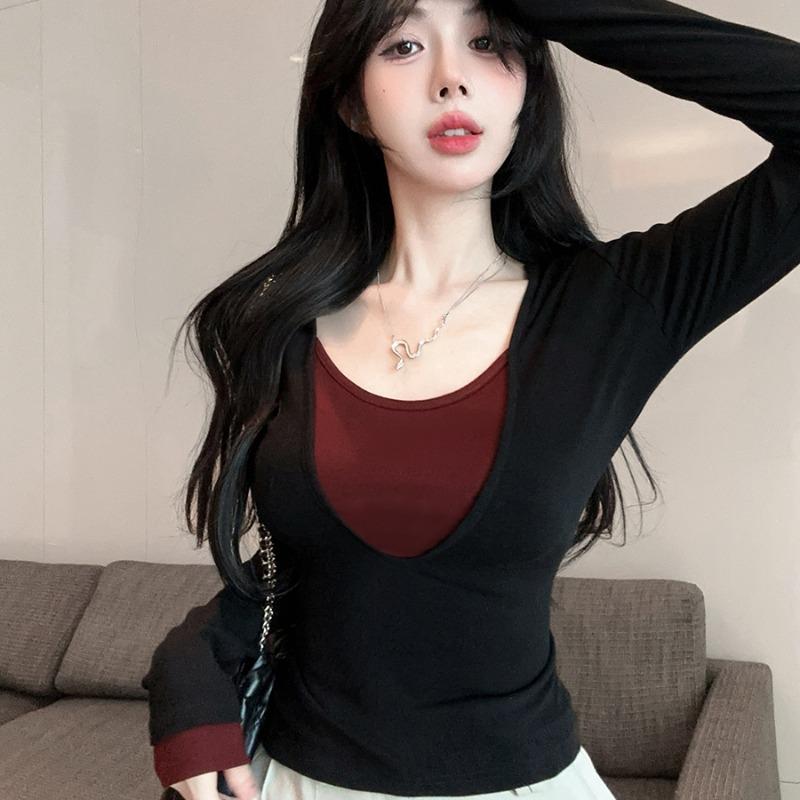 春 コーデ レディース ファッション オシャレ カワイイ シンプル きれいめ ナチュラル 上品カジュアル 婦人服 レイヤリング シャツ ストレート ショルダー 長袖 T フェイク ツーピース Uネック トップス