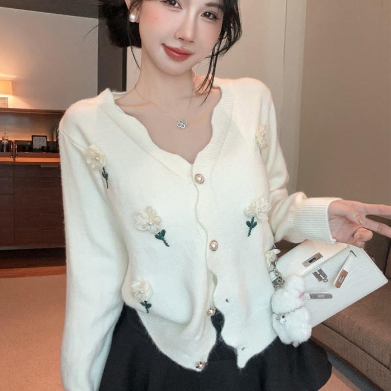 春 コーデ レディース ファッション オシャレ カワイイ シンプル きれいめ ナチュラル 上品カジュアル 婦人服 レース 襟 花 長袖 セーター ジャケット ニット カーディガン